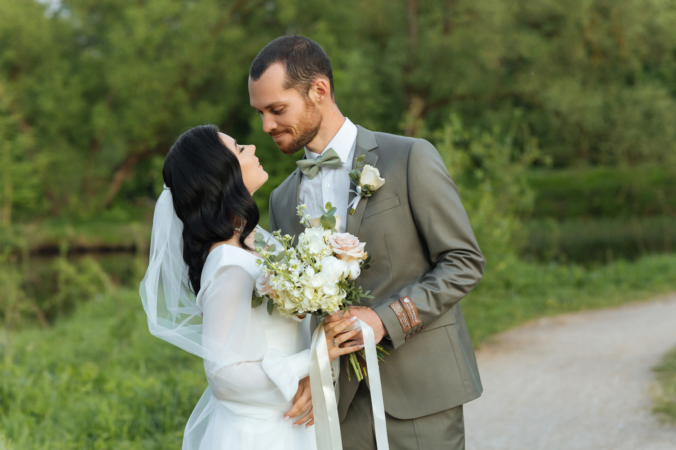 Валерия и Иракли — выездная регистрация. Фотограф в Твери Helga J. Fox