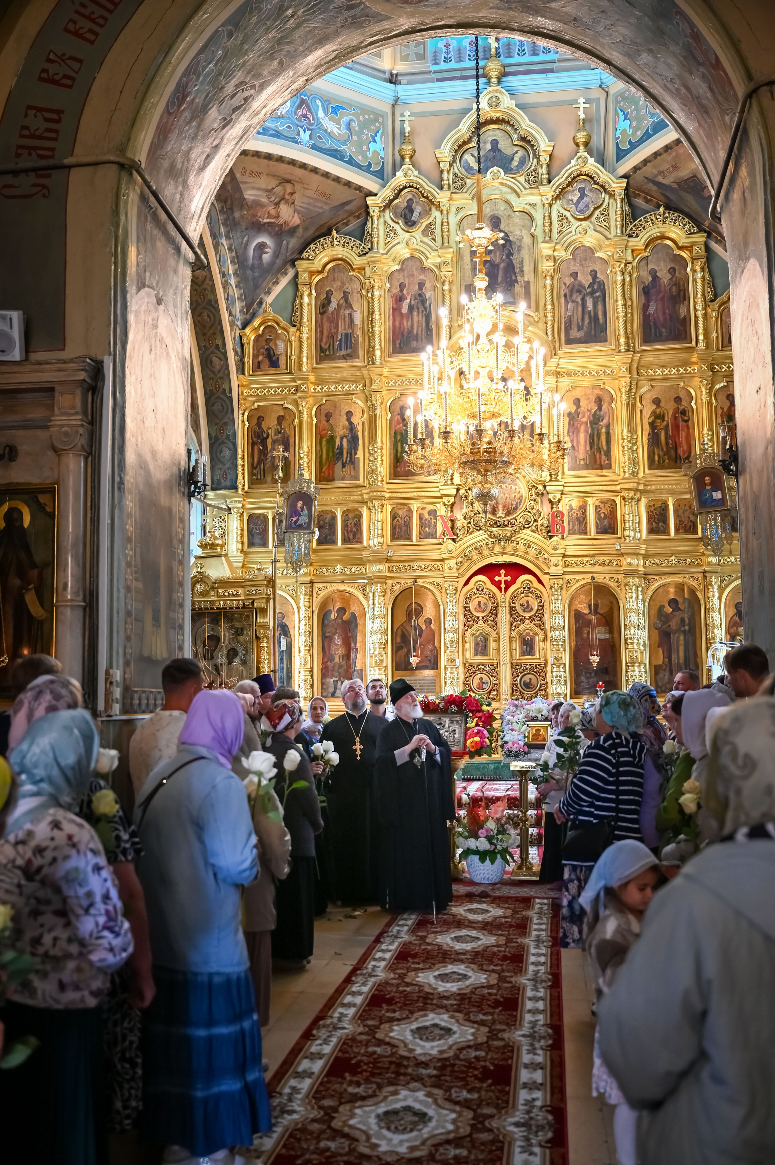 Митрополит Крутицкий Коломенский Павел в Георгиевском храме с. Ванилово. Семейный фотограф в г. Воскресенск Наталия Молева