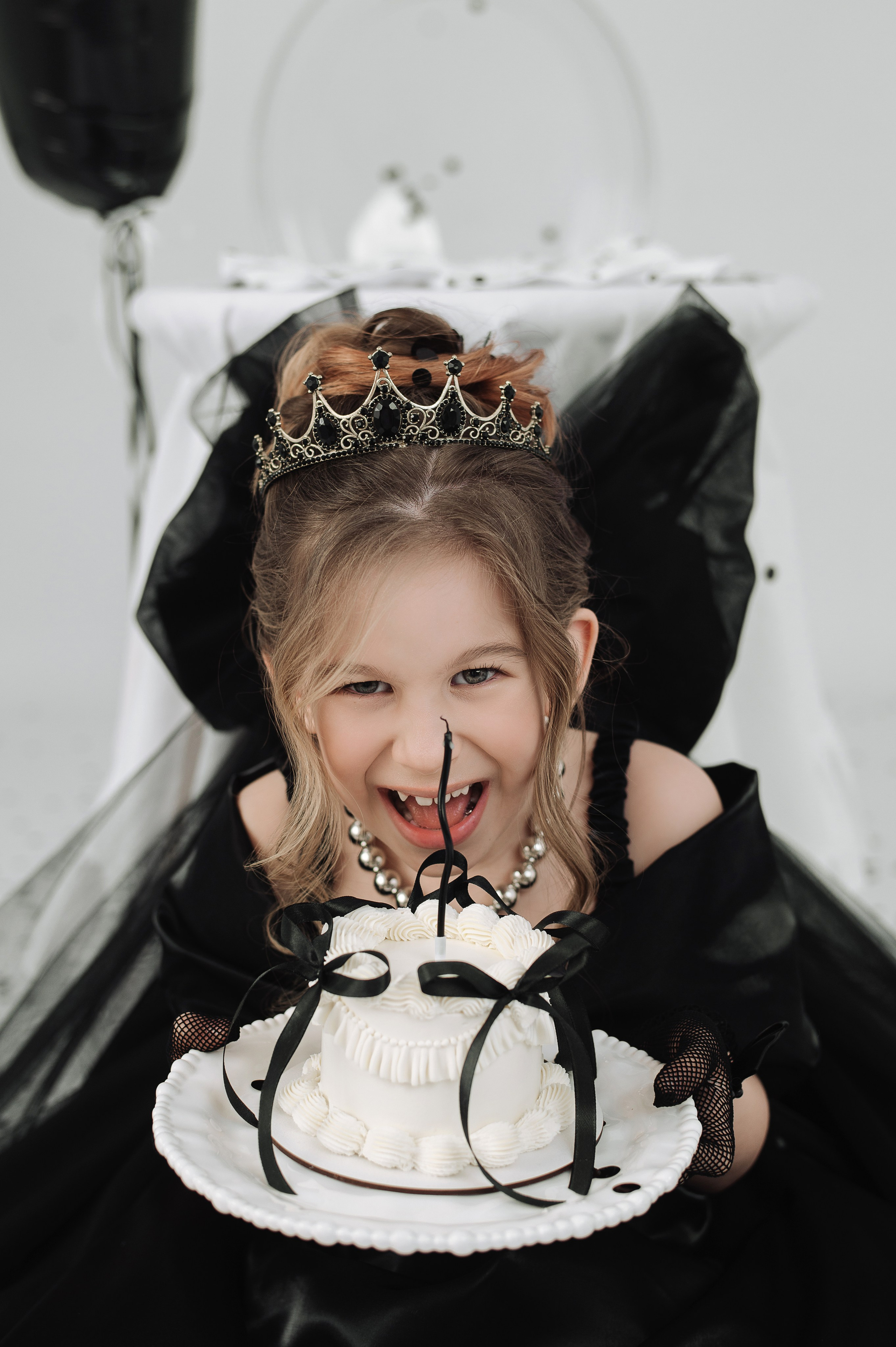 Мира QUEEN BIRTHDAY. Детский и семейный фотограф в Белгороде Наталья Печкурова
