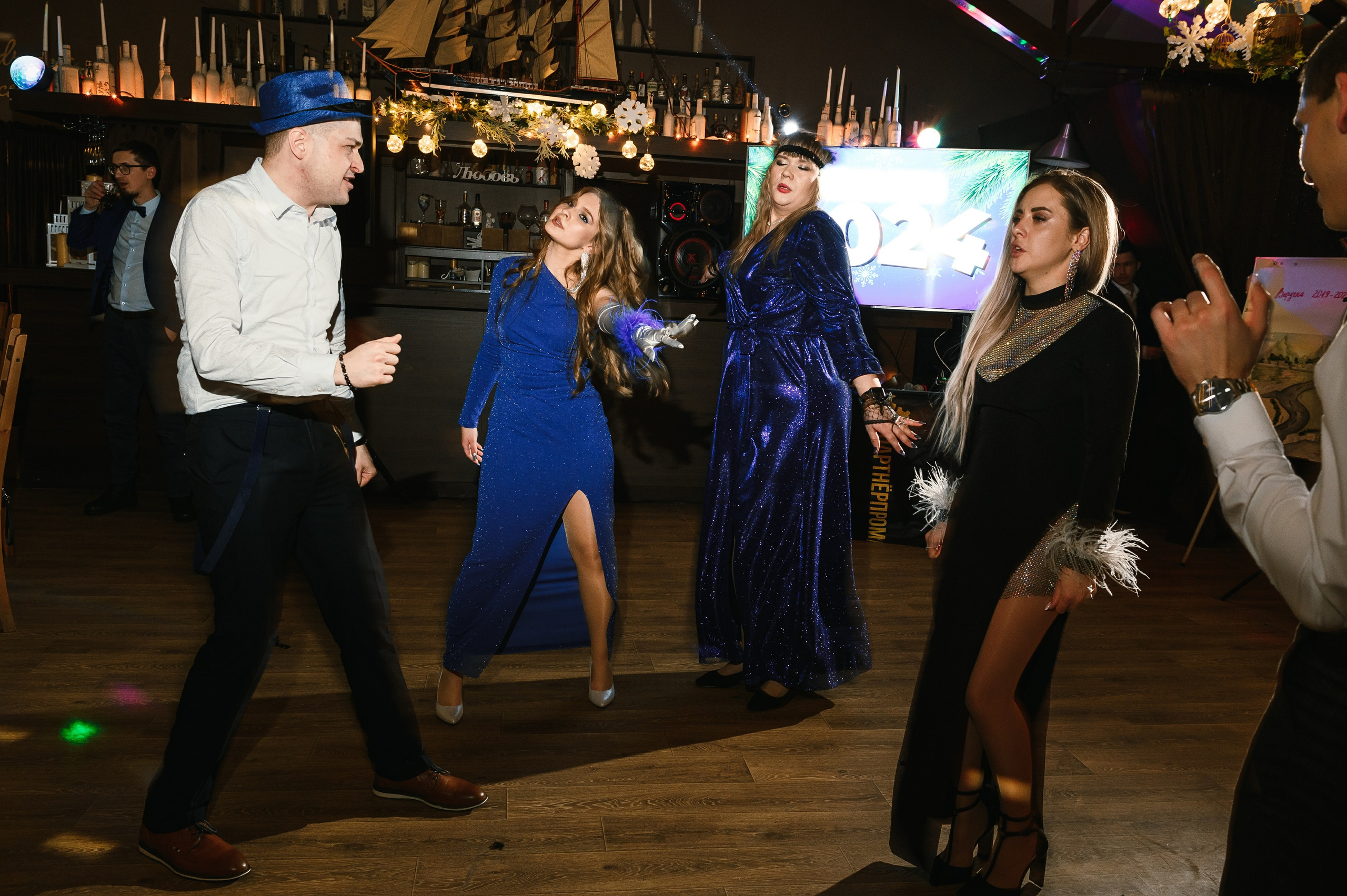 Новогодний корпоратив в «Алых парусах». Wedding and family photographer USA