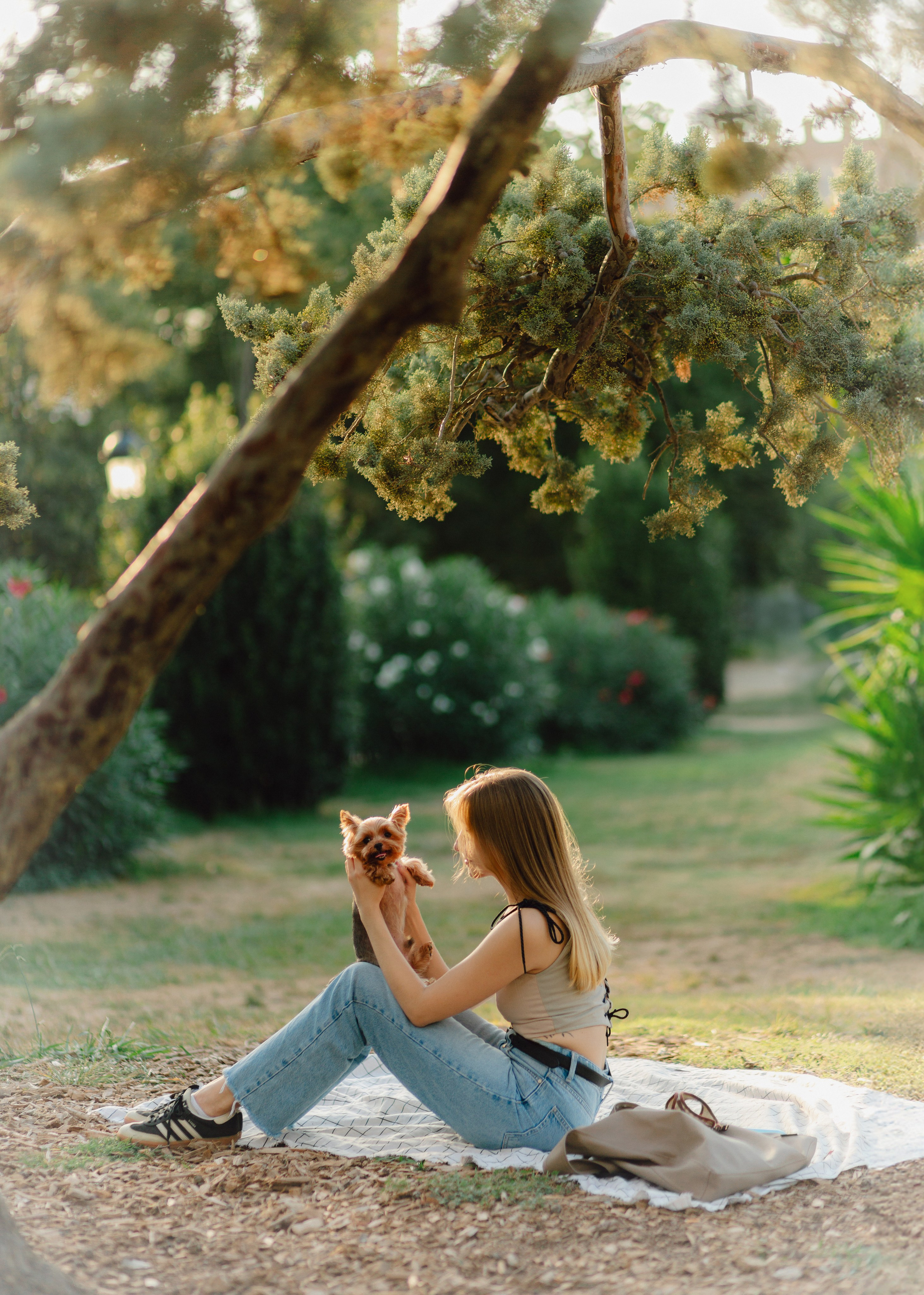 Julia & Her Playful Stitch. Barbara Isaeva