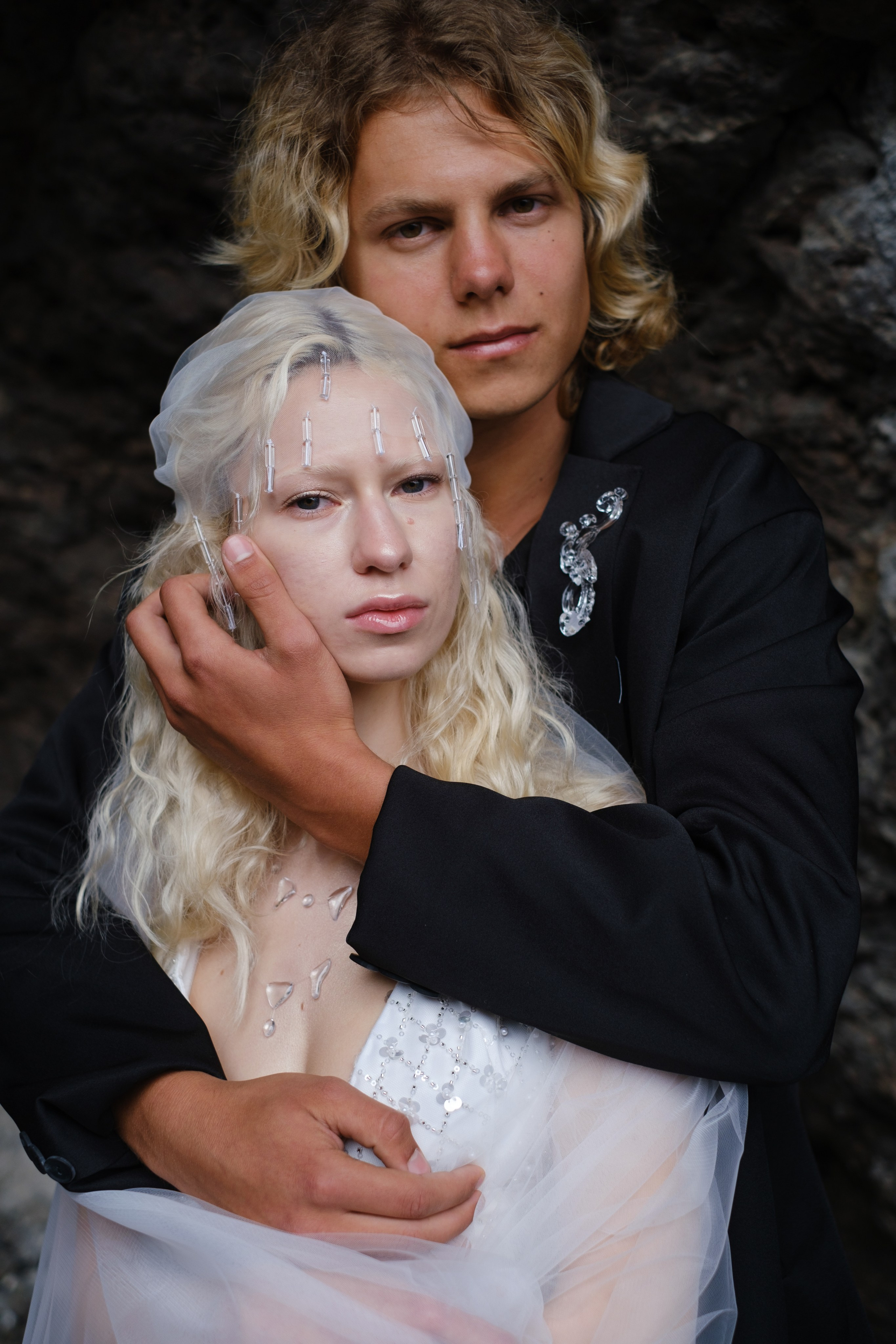 Свадебная фотосессия на Тропе Глицина Судак. Профессиональная фотосъемка в Крыму. Натуральные эмоции и живые кадры. Забронируйте дату прямо сейчас!