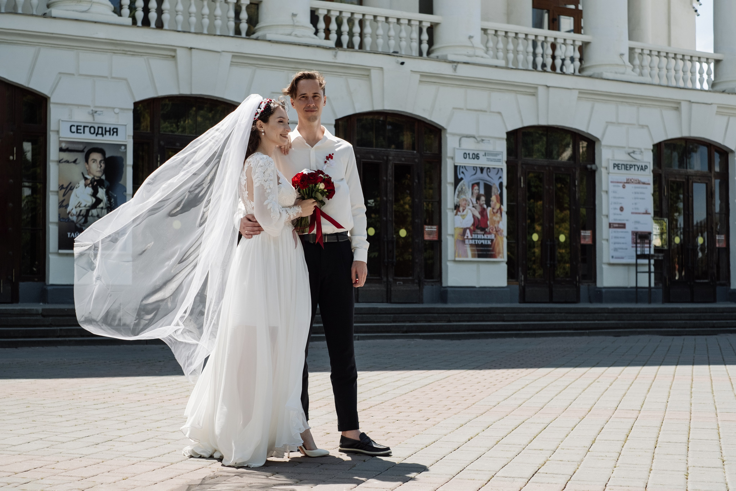 О+Д (ЗАГС, прогулка Центр и Парк Победы, банкет). Профессиональная фотосъемка в Крыму. Натуральные эмоции и живые кадры. Забронируйте дату прямо сейчас!