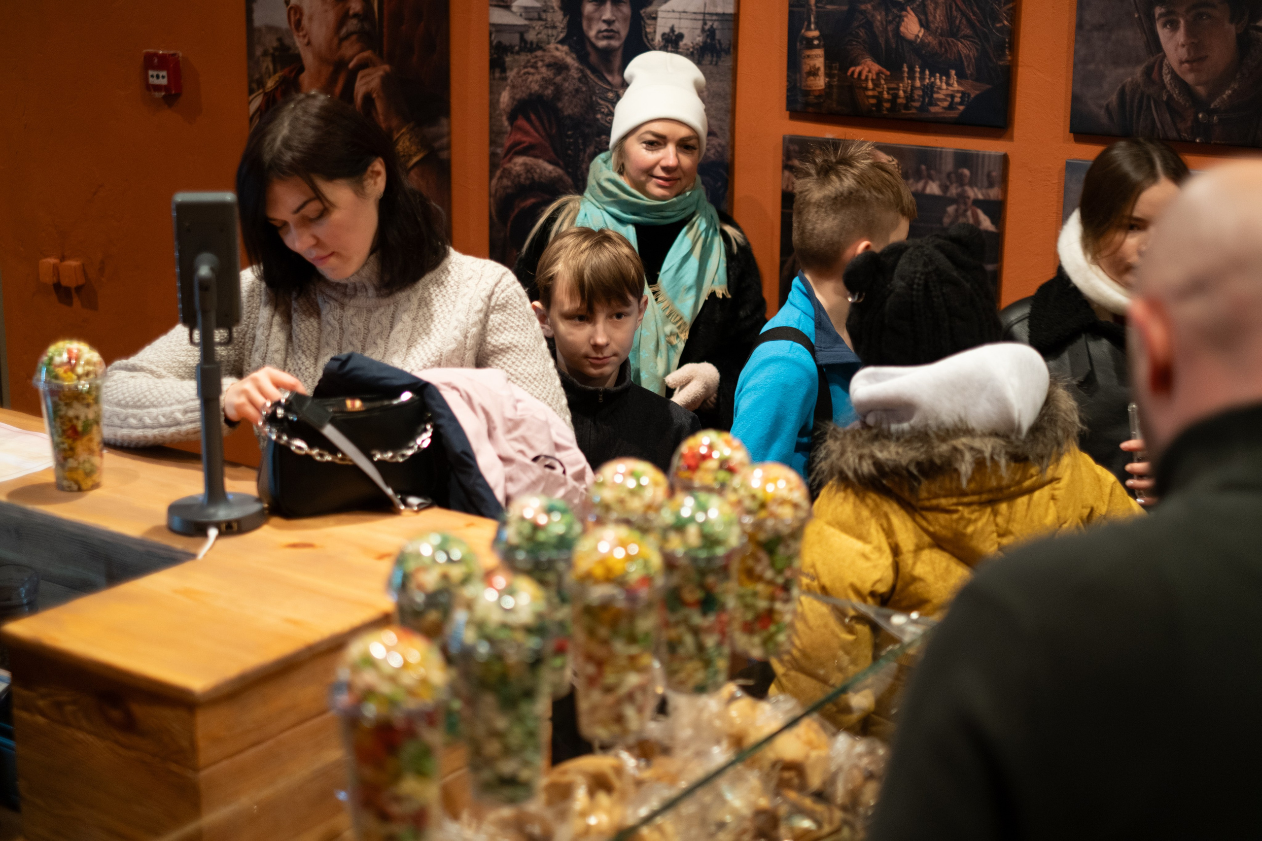 Новогодний репортаж из парка «Новый Херсонес» | Фотограф Илья Желдак. Профессиональная фотосъемка в Крыму. Натуральные эмоции и живые кадры. Забронируйте дату прямо сейчас!