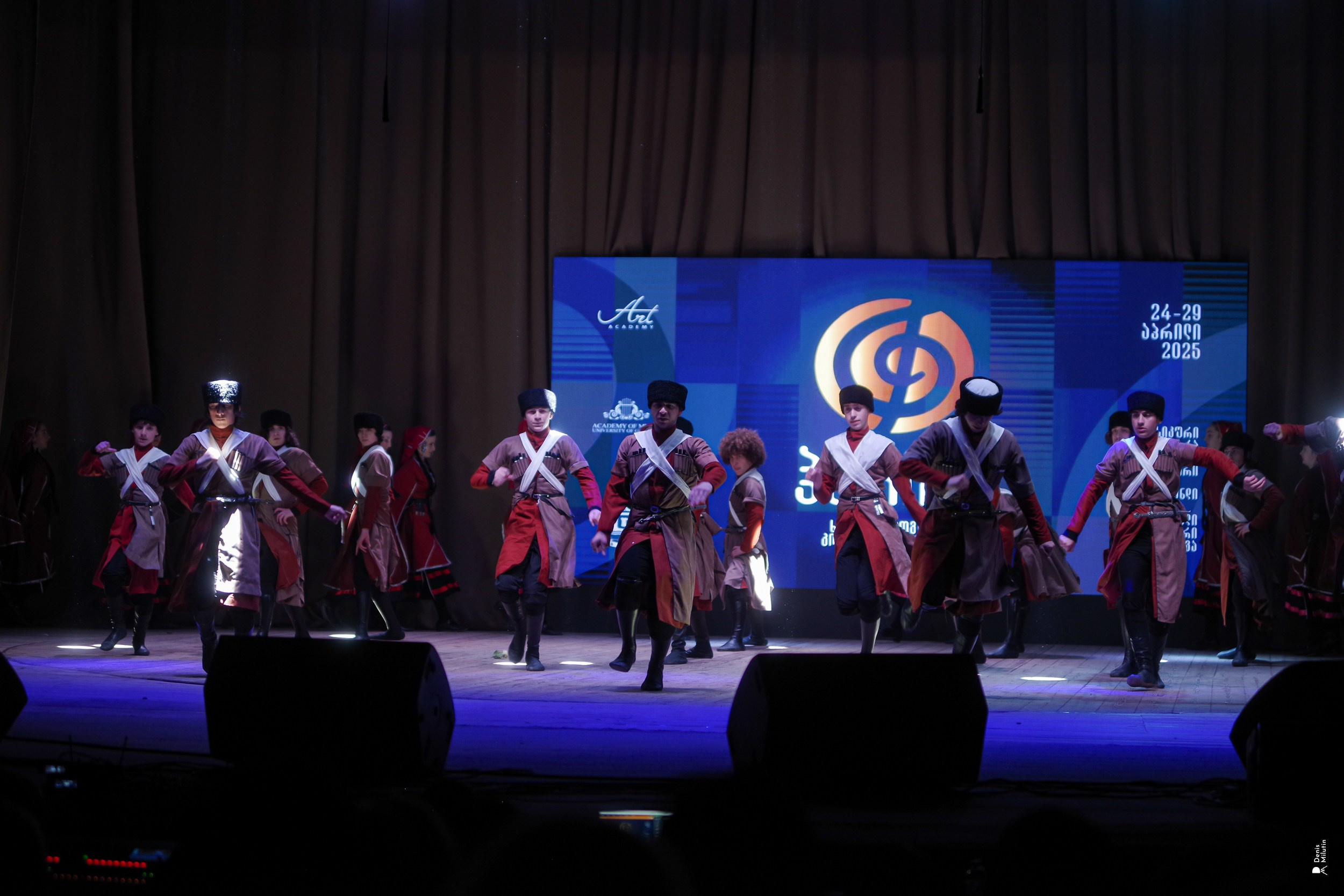 Танцы в Хоби. Портретный фотограф Денис Милютин