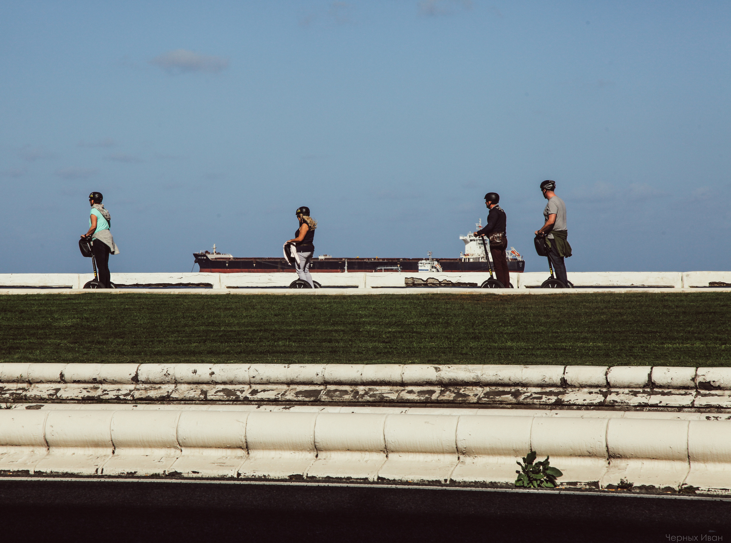 ПЕЙЗАЖИ. Стрит-фотография, полная абсурда, идиотизма и красоты