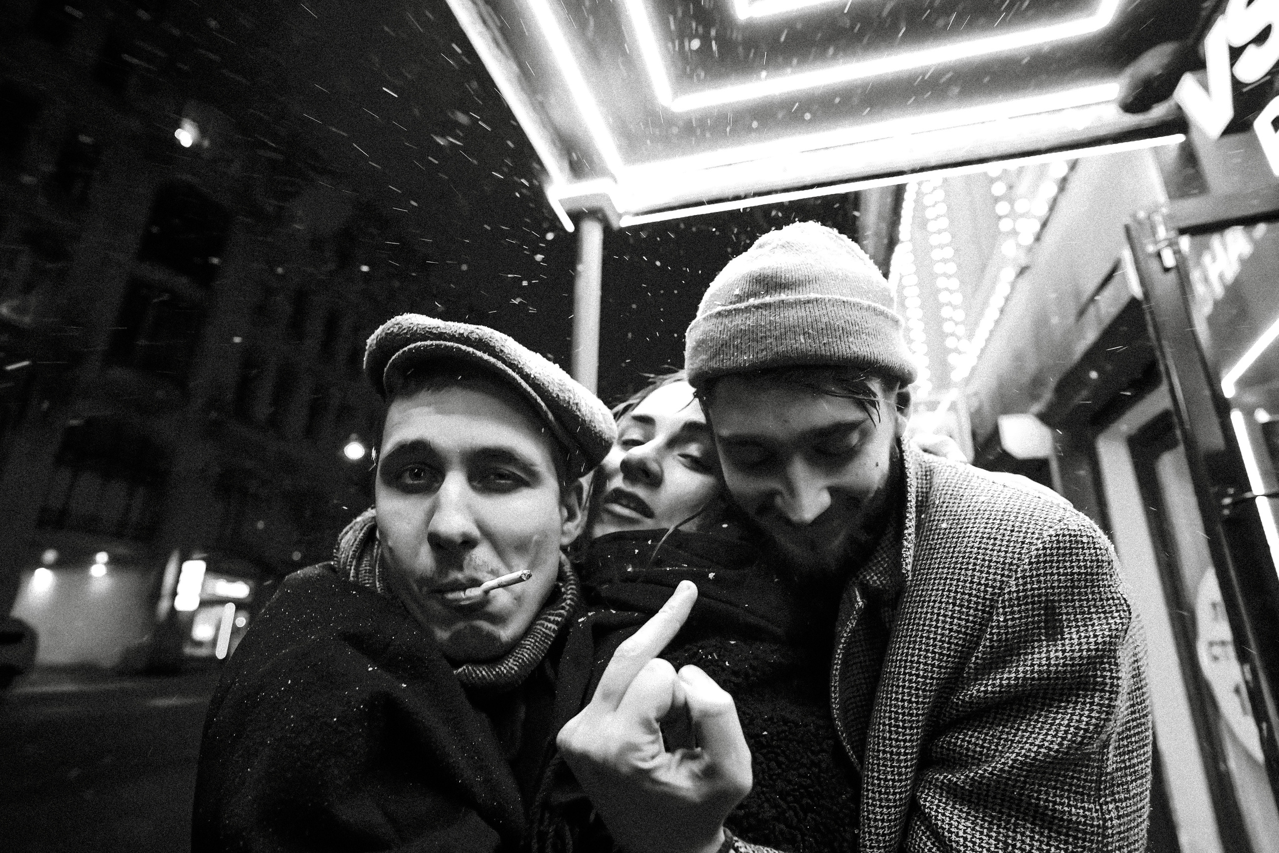 2020. Стрит-фотография, полная абсурда, идиотизма и красоты