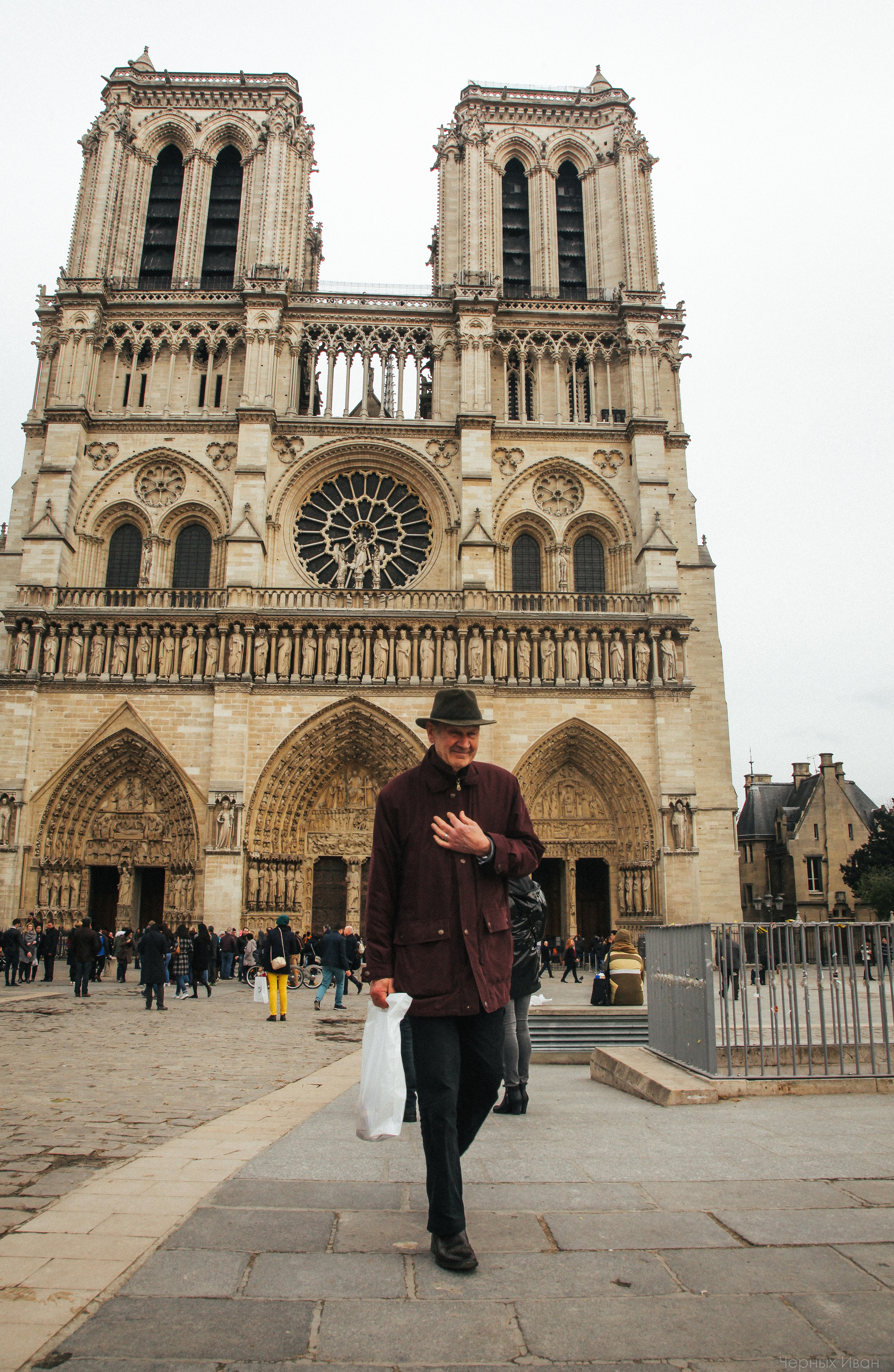 ФРАНЦИЯ. Стрит-фотография, полная абсурда, идиотизма и красоты