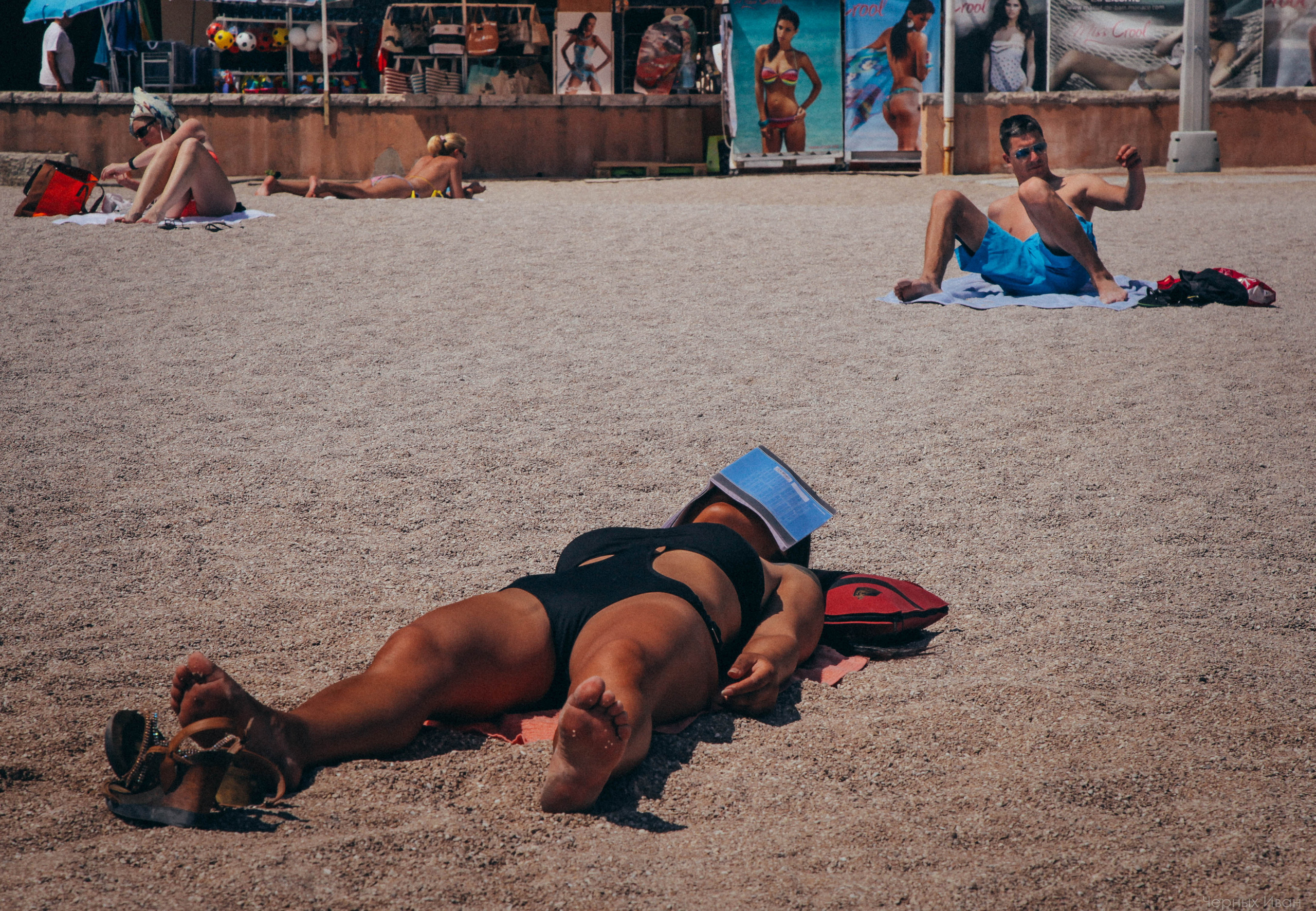 ФРАНЦИЯ. Стрит-фотография, полная абсурда, идиотизма и красоты