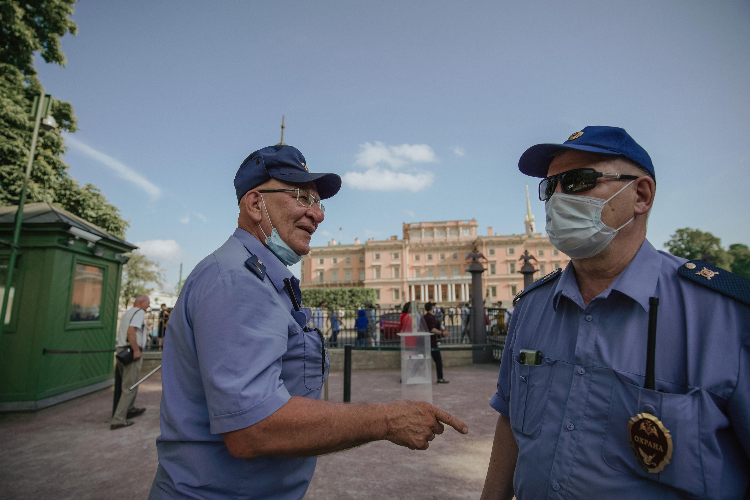 2021. Стрит-фотография, полная абсурда, идиотизма и красоты