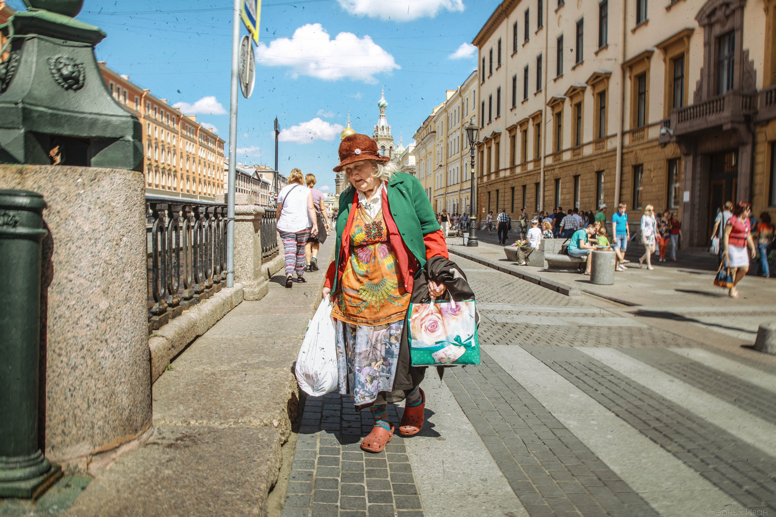 2014. Стрит-фотография, полная абсурда, идиотизма и красоты