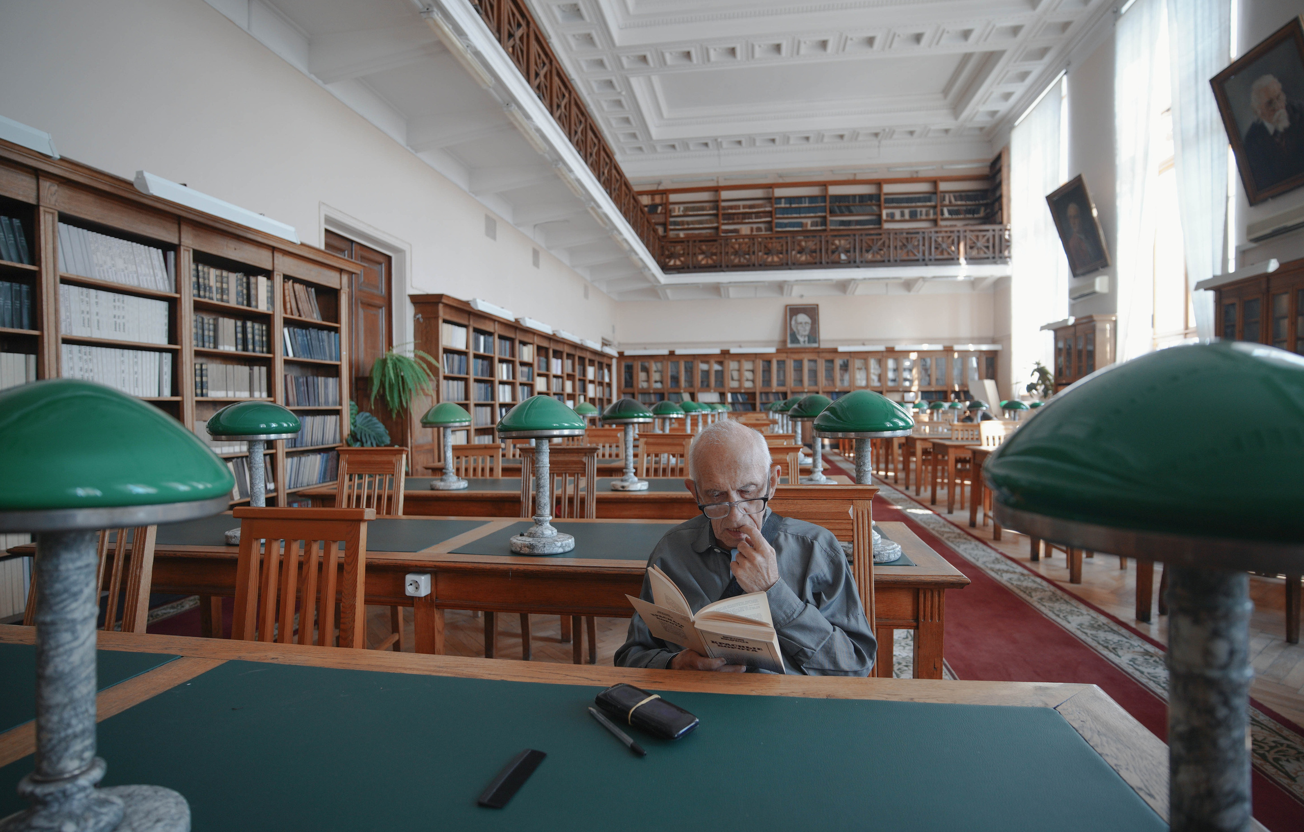 2022. Стрит-фотография, полная абсурда, идиотизма и красоты