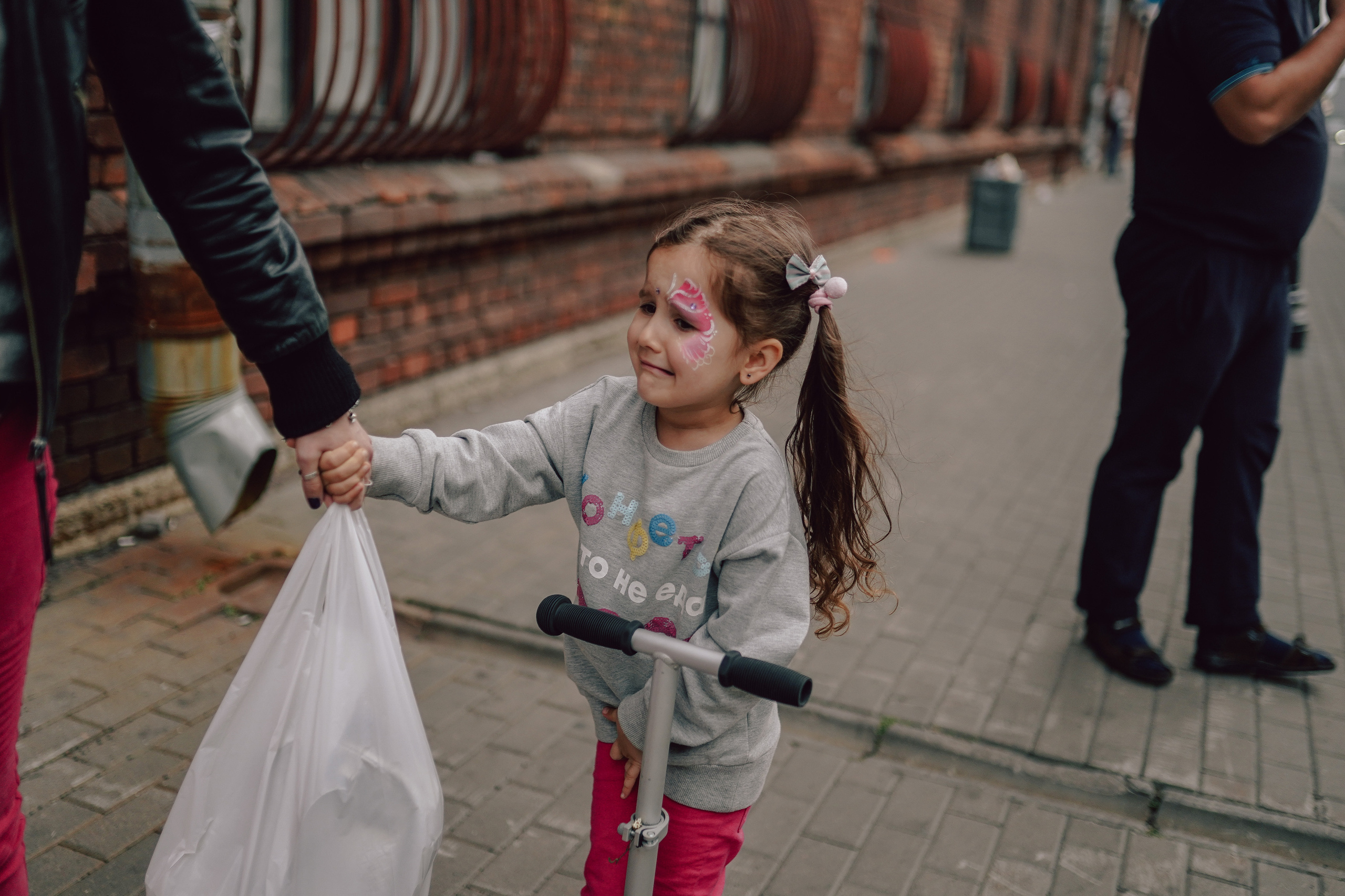 2019. Стрит-фотография, полная абсурда, идиотизма и красоты