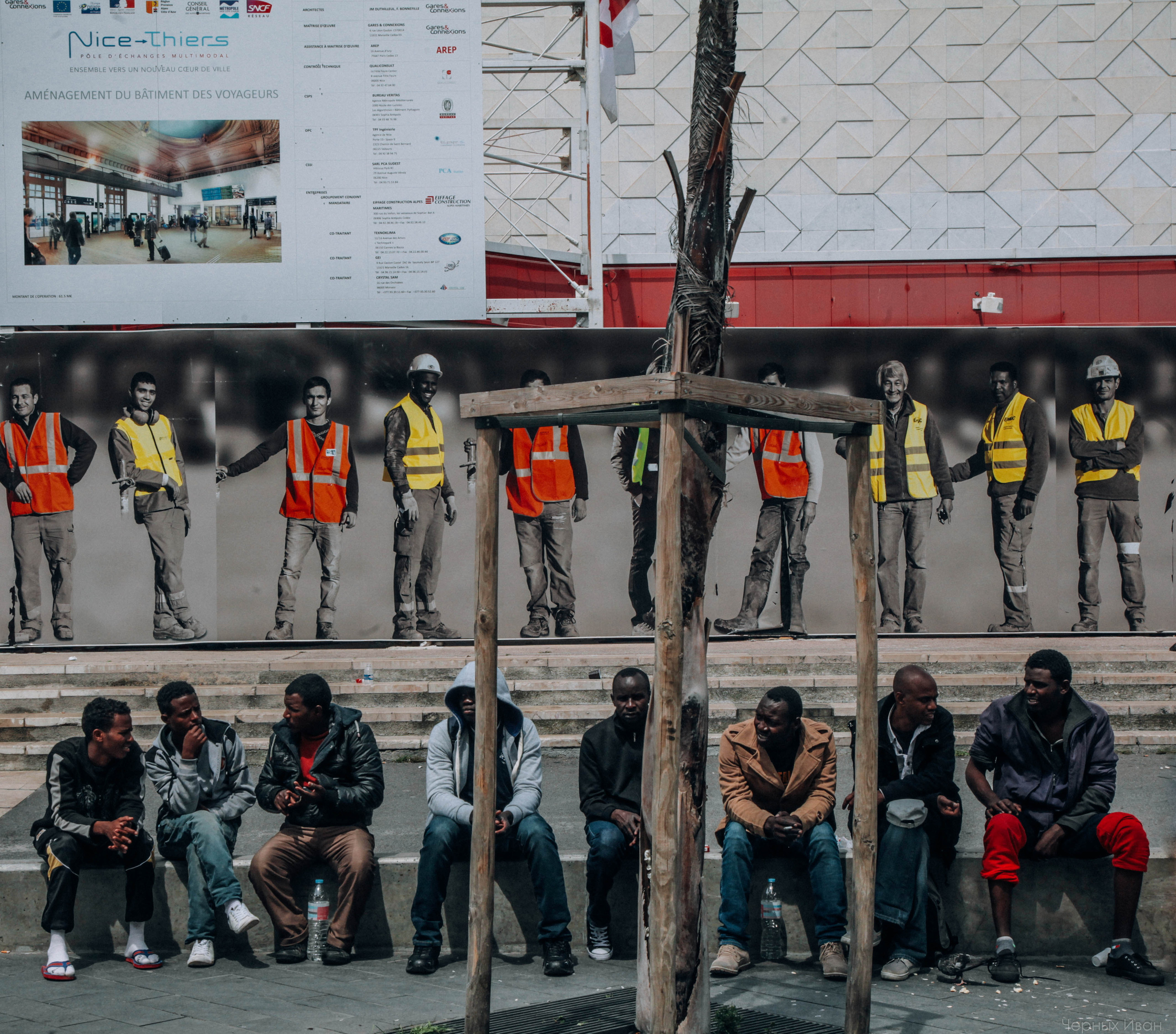 ФРАНЦИЯ. Стрит-фотография, полная абсурда, идиотизма и красоты