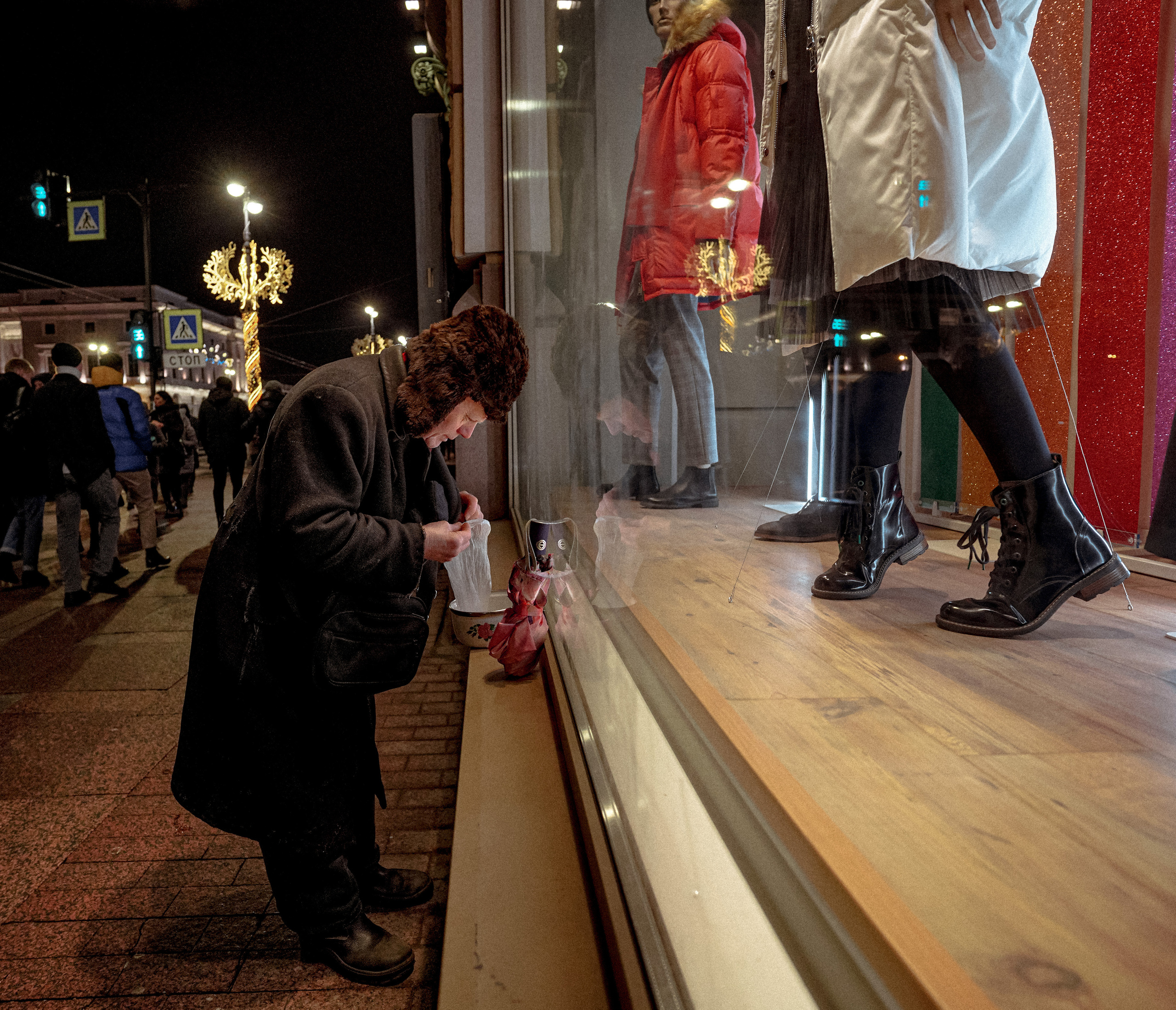 2021. Стрит-фотография, полная абсурда, идиотизма и красоты