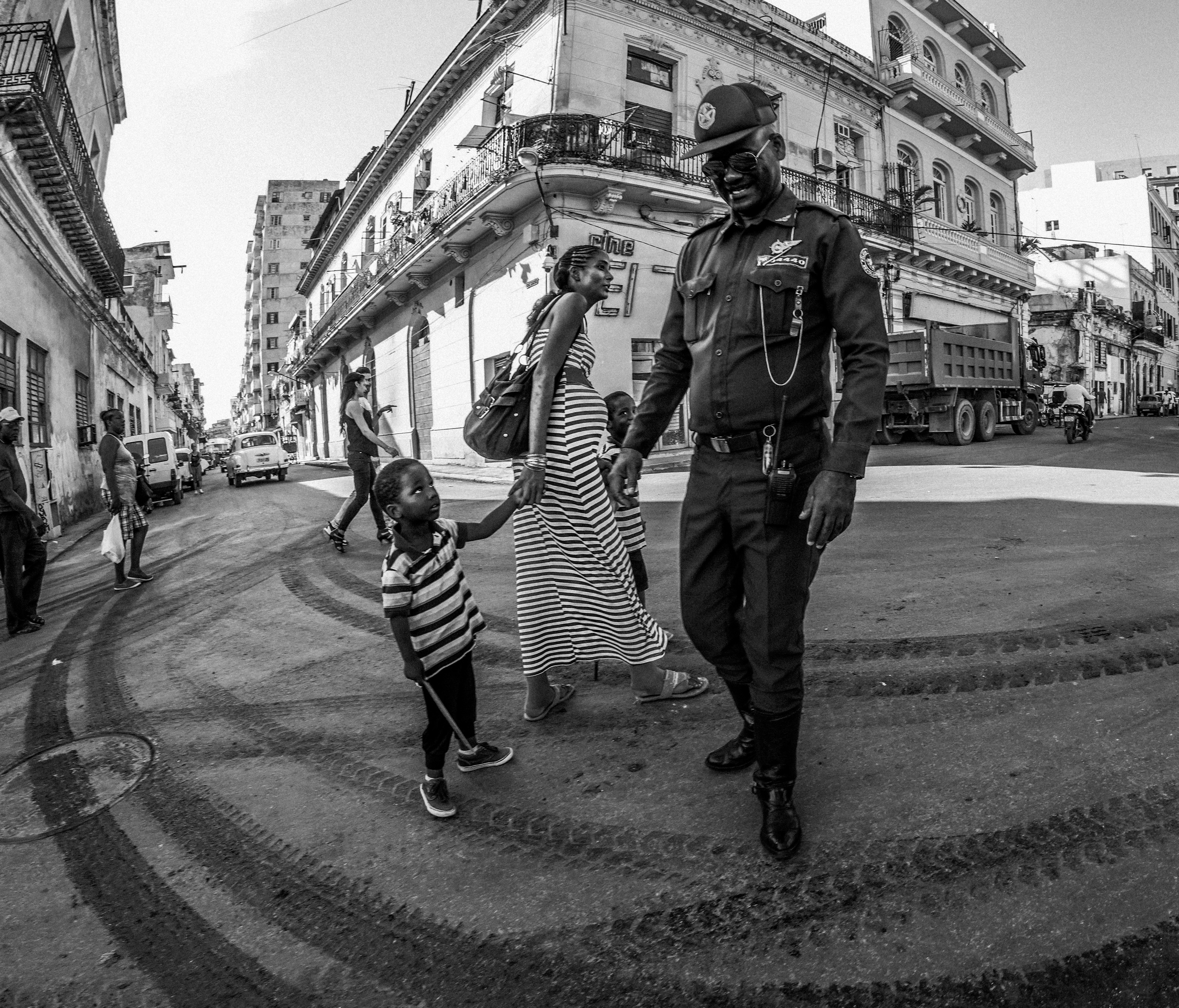 КУБА. Стрит-фотография, полная абсурда, идиотизма и красоты