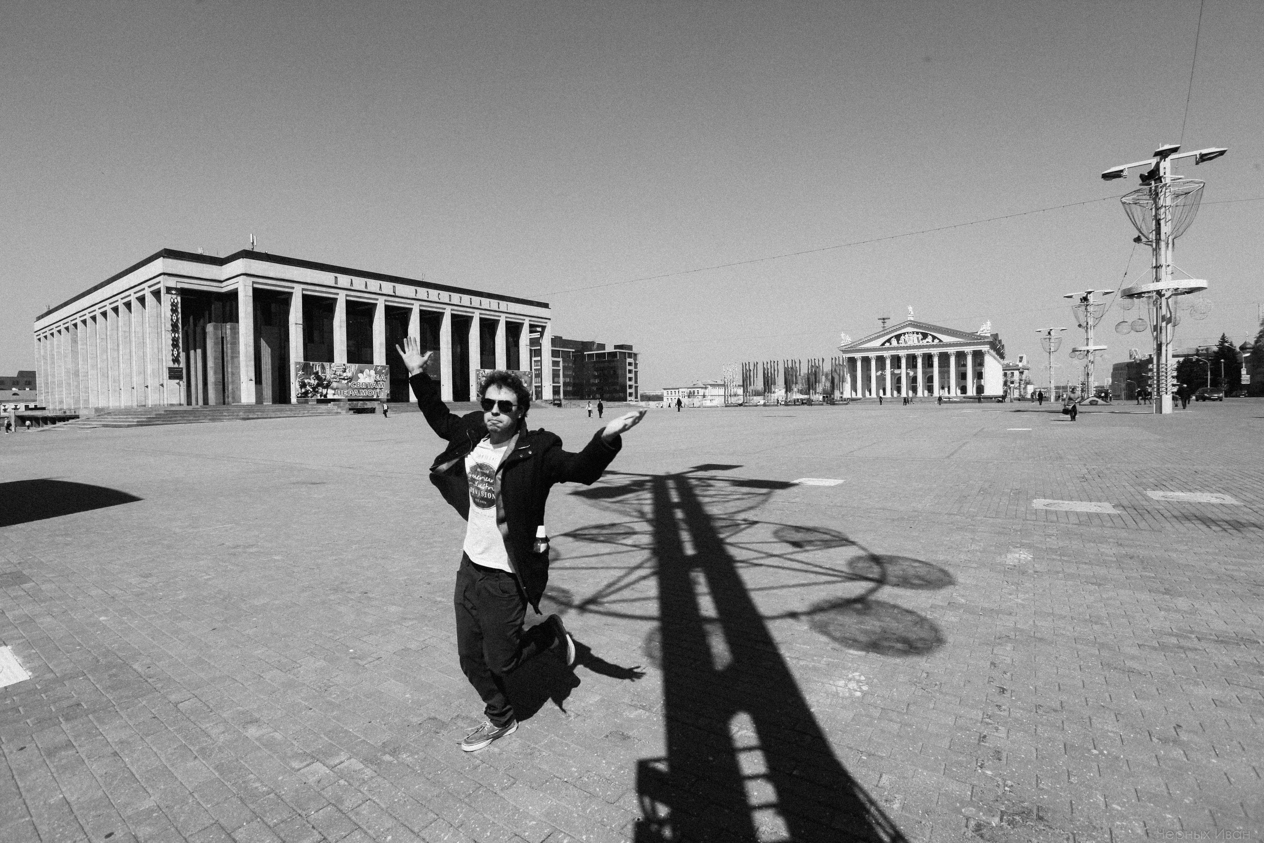 МИНСК. Стрит-фотография, полная абсурда, идиотизма и красоты