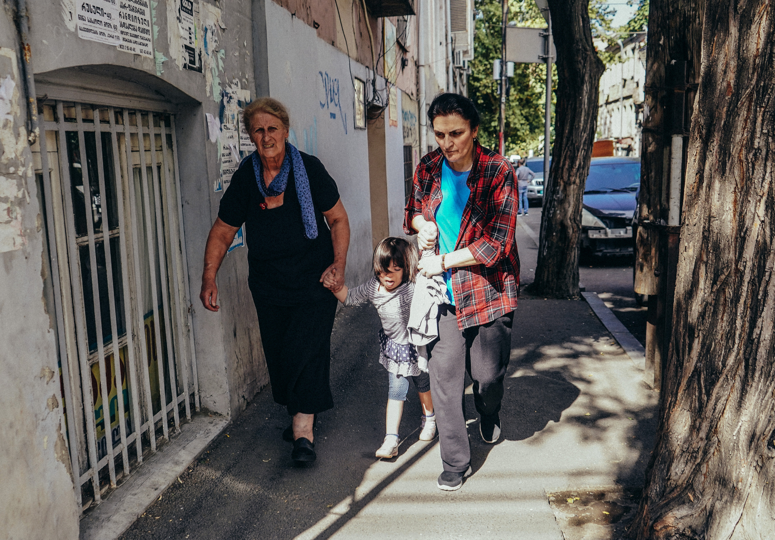 ГРУЗИЯ. Стрит-фотография, полная абсурда, идиотизма и красоты