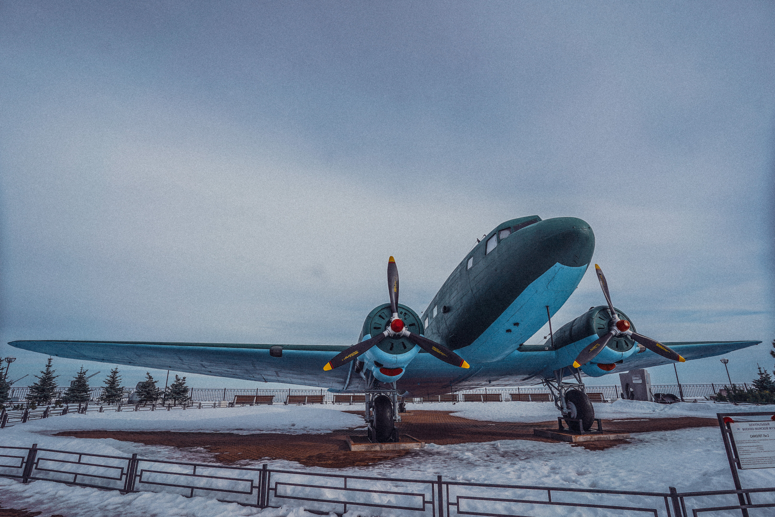 2021. Стрит-фотография, полная абсурда, идиотизма и красоты