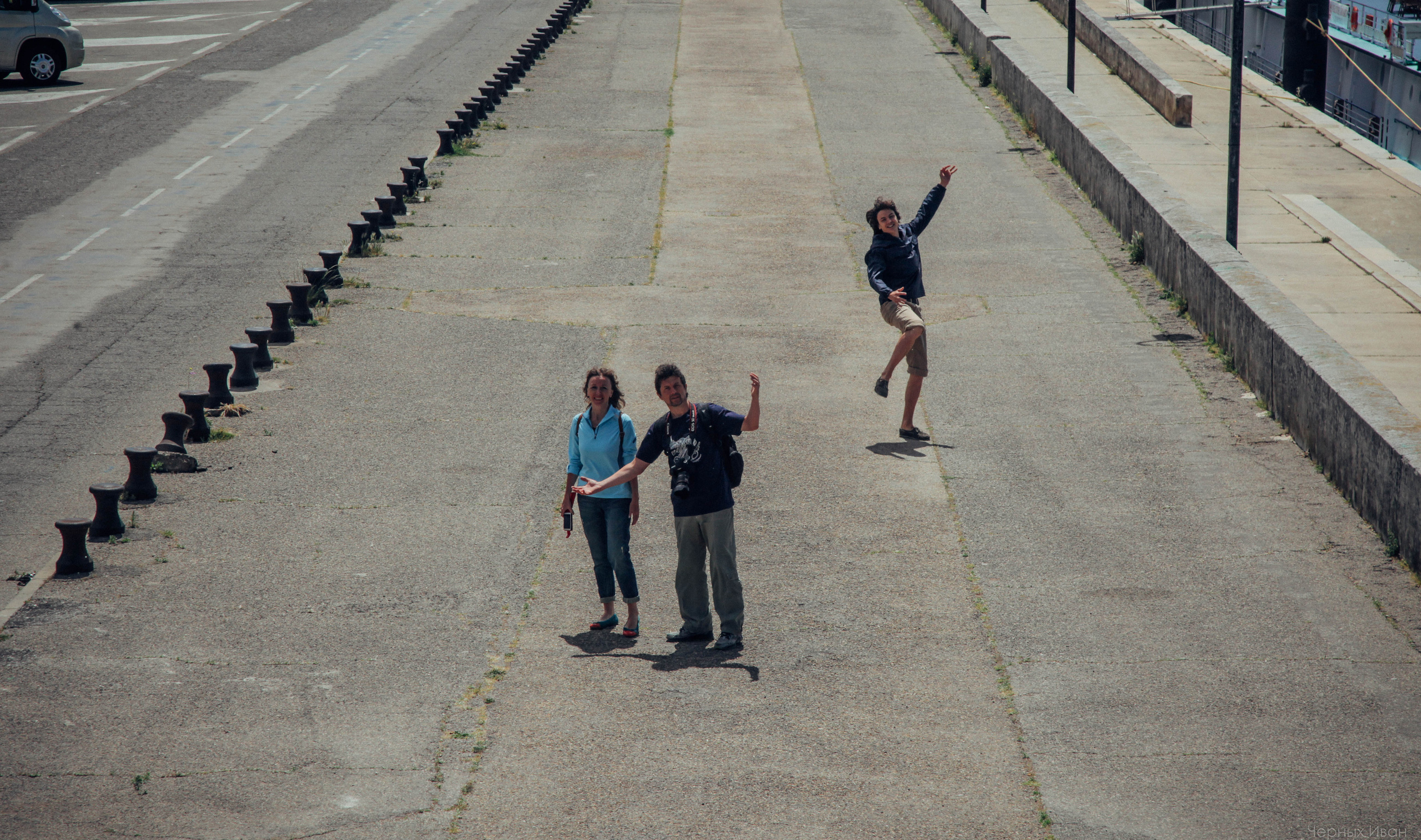 ФРАНЦИЯ. Стрит-фотография, полная абсурда, идиотизма и красоты