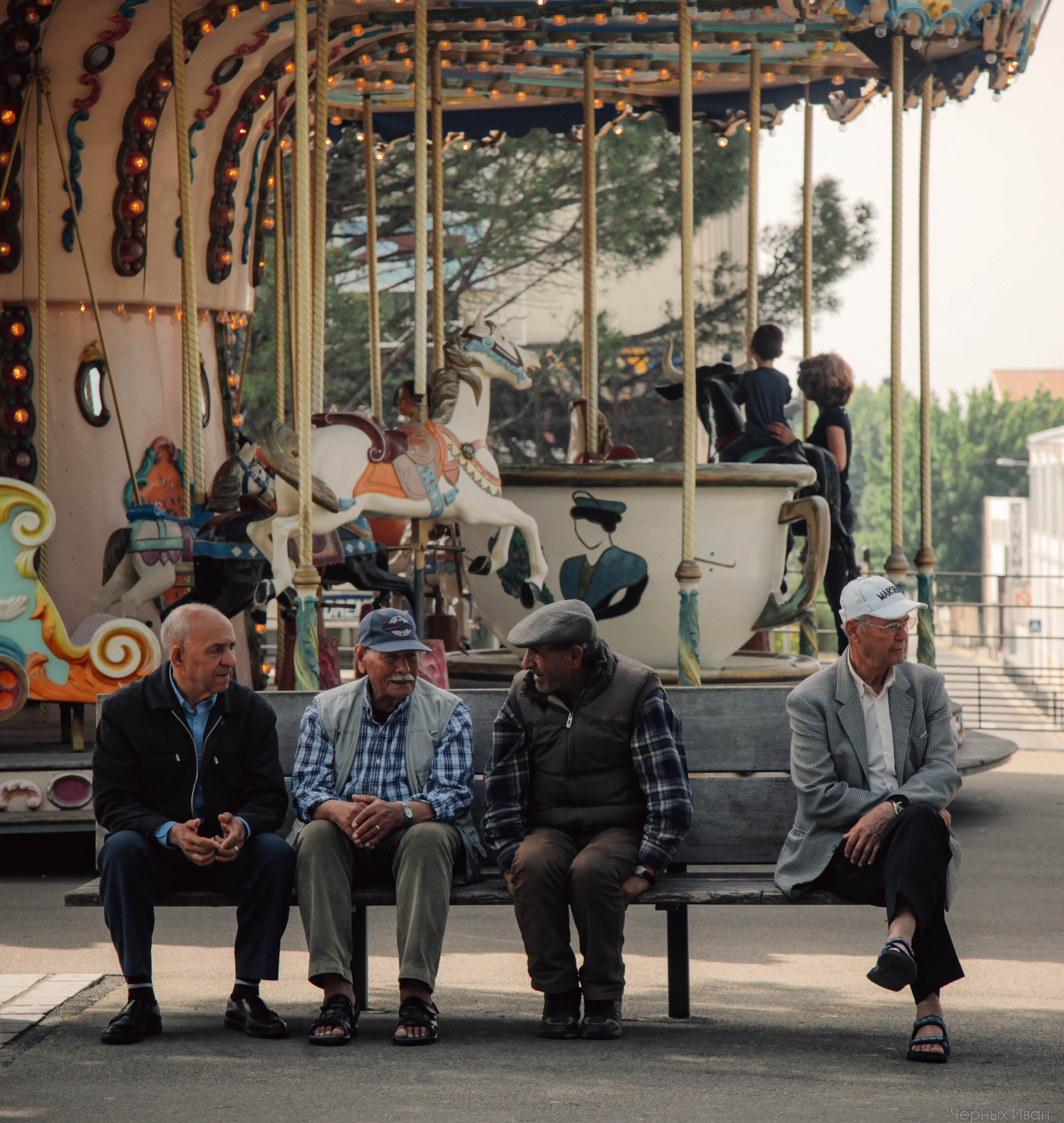 ФРАНЦИЯ. Стрит-фотография, полная абсурда, идиотизма и красоты