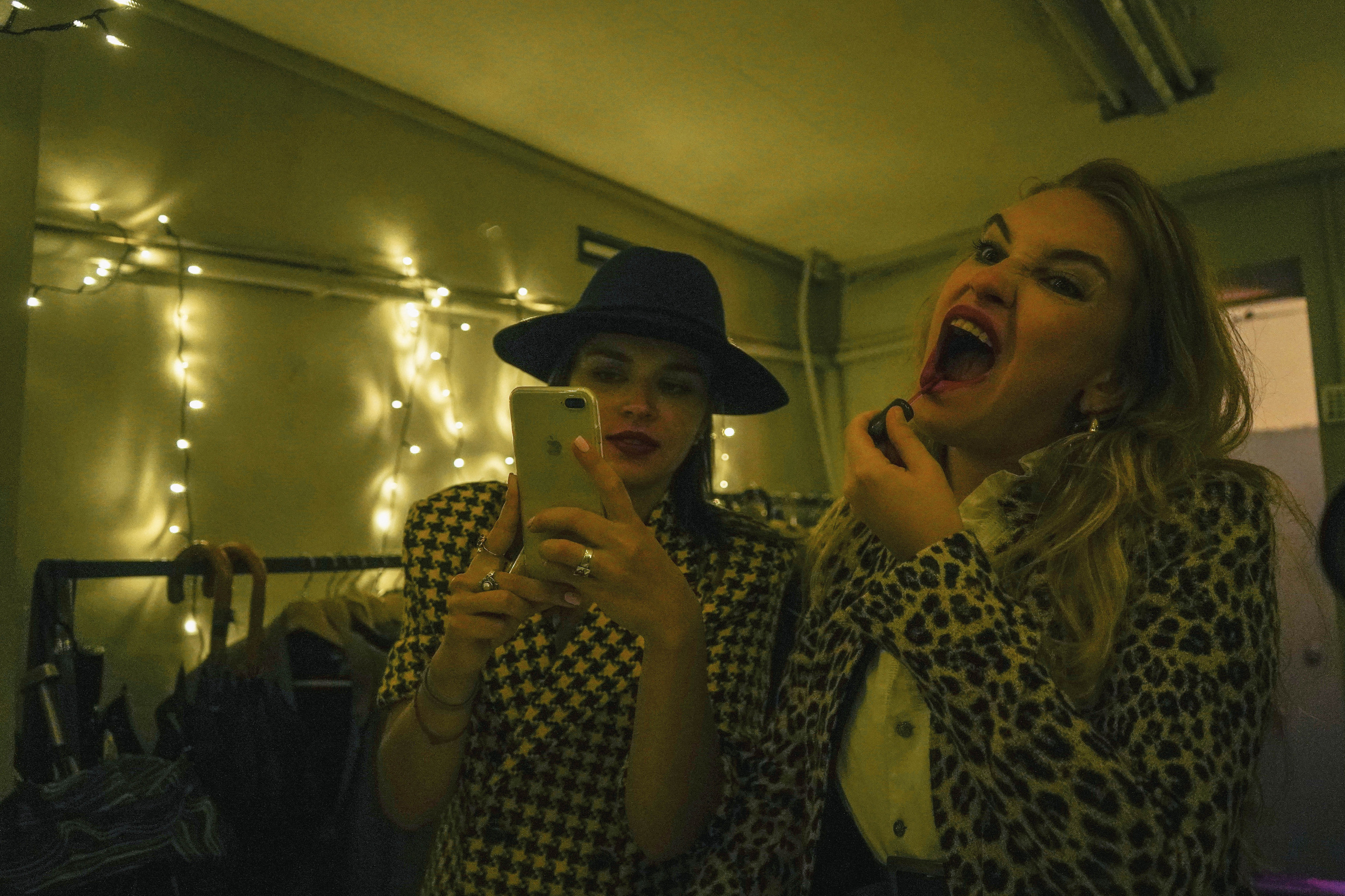 2018. Стрит-фотография, полная абсурда, идиотизма и красоты