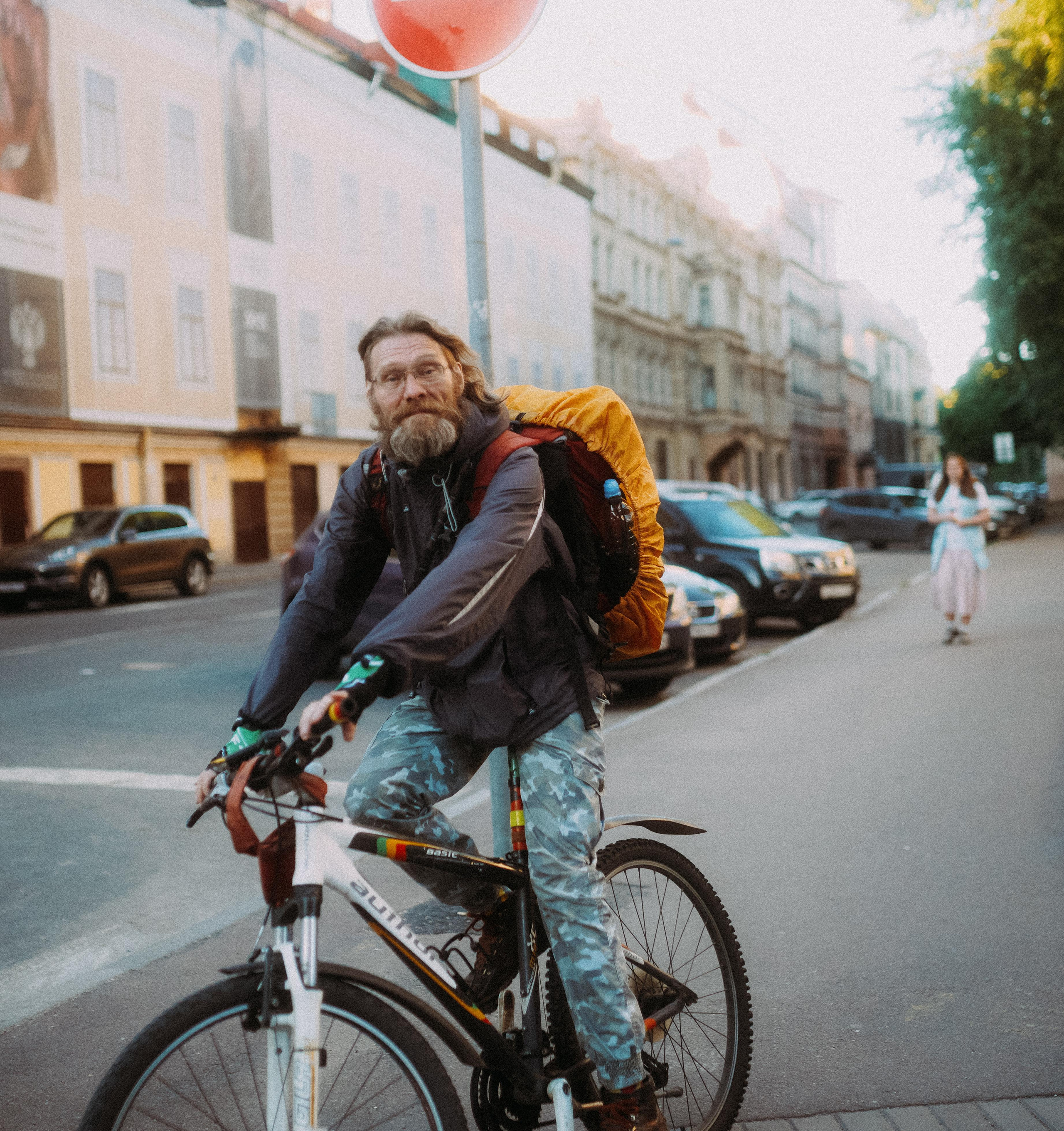 2022. Стрит-фотография, полная абсурда, идиотизма и красоты