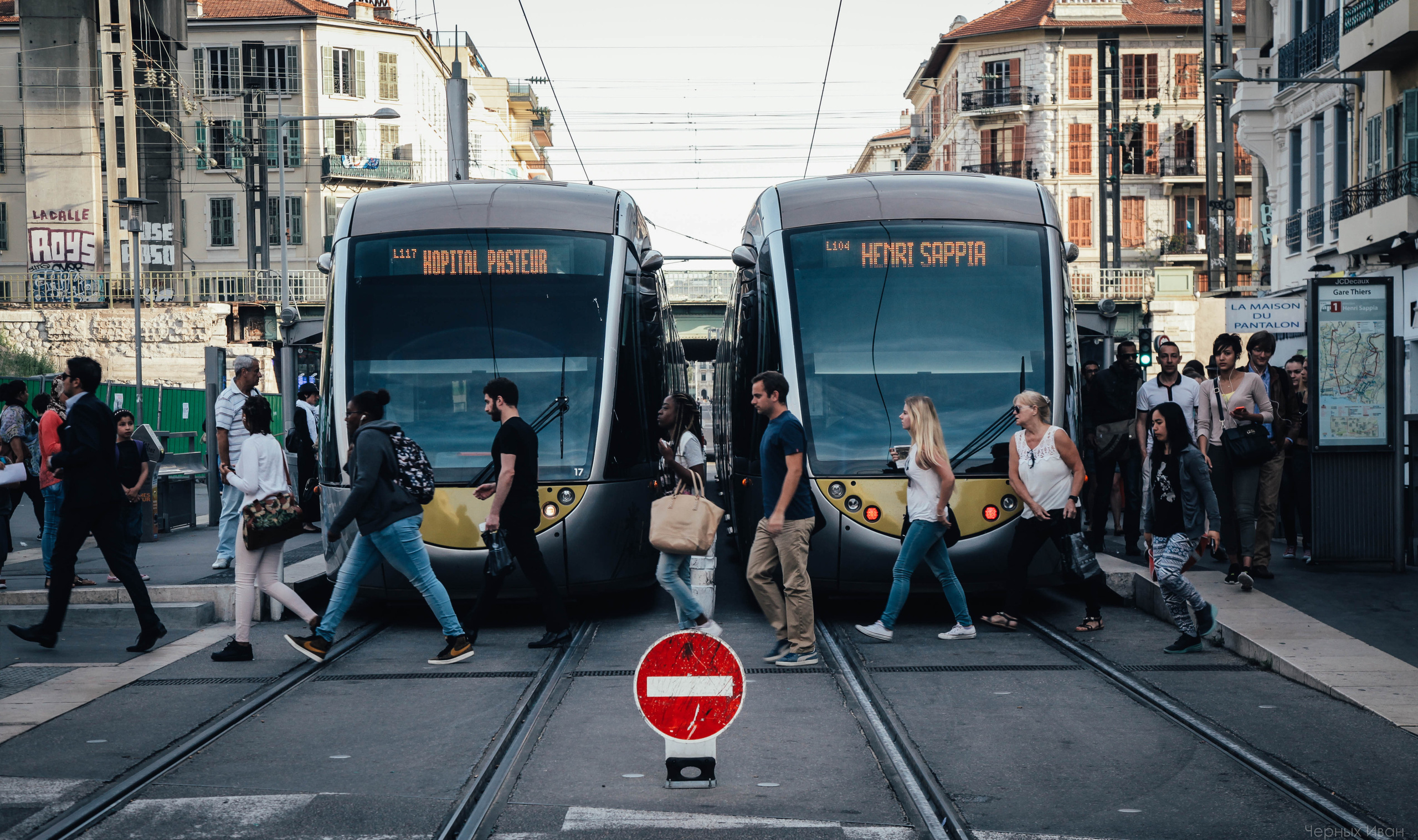 ФРАНЦИЯ. Стрит-фотография, полная абсурда, идиотизма и красоты