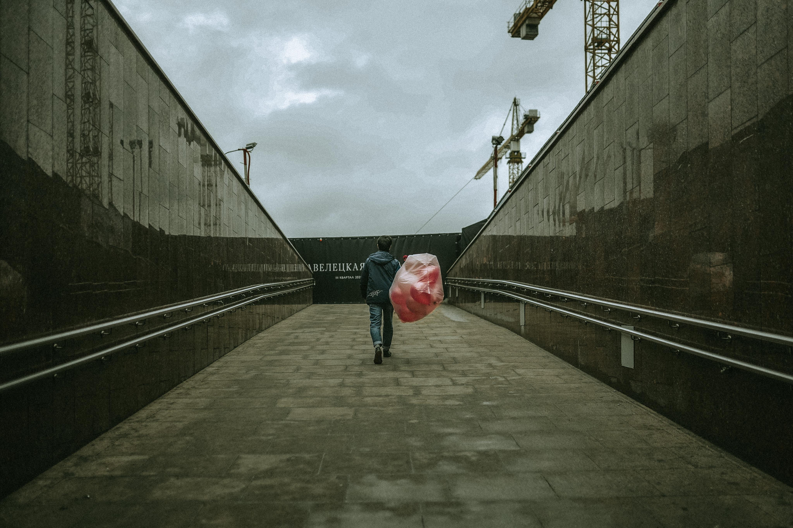 2021. Стрит-фотография, полная абсурда, идиотизма и красоты