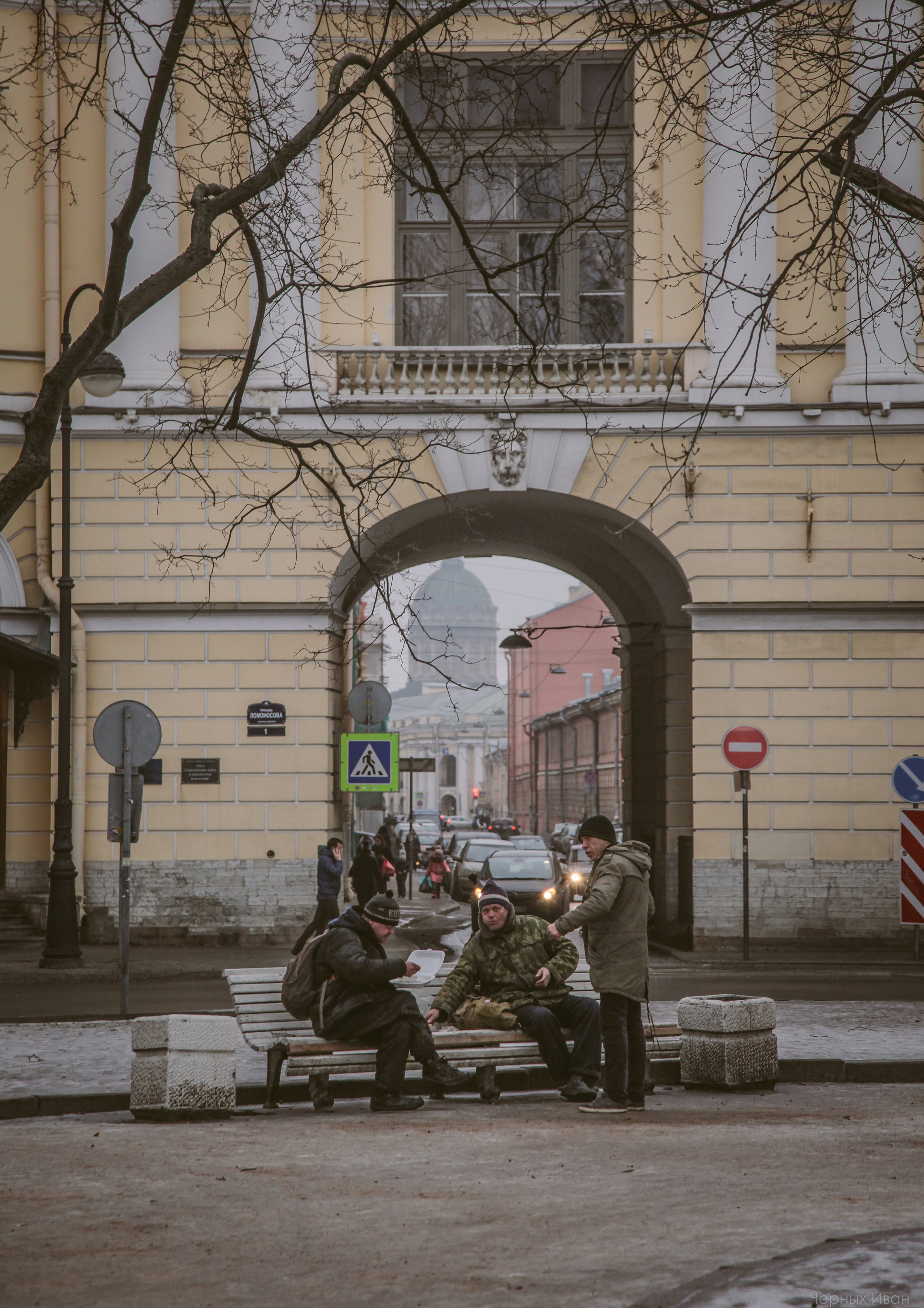 2017. Стрит-фотография, полная абсурда, идиотизма и красоты