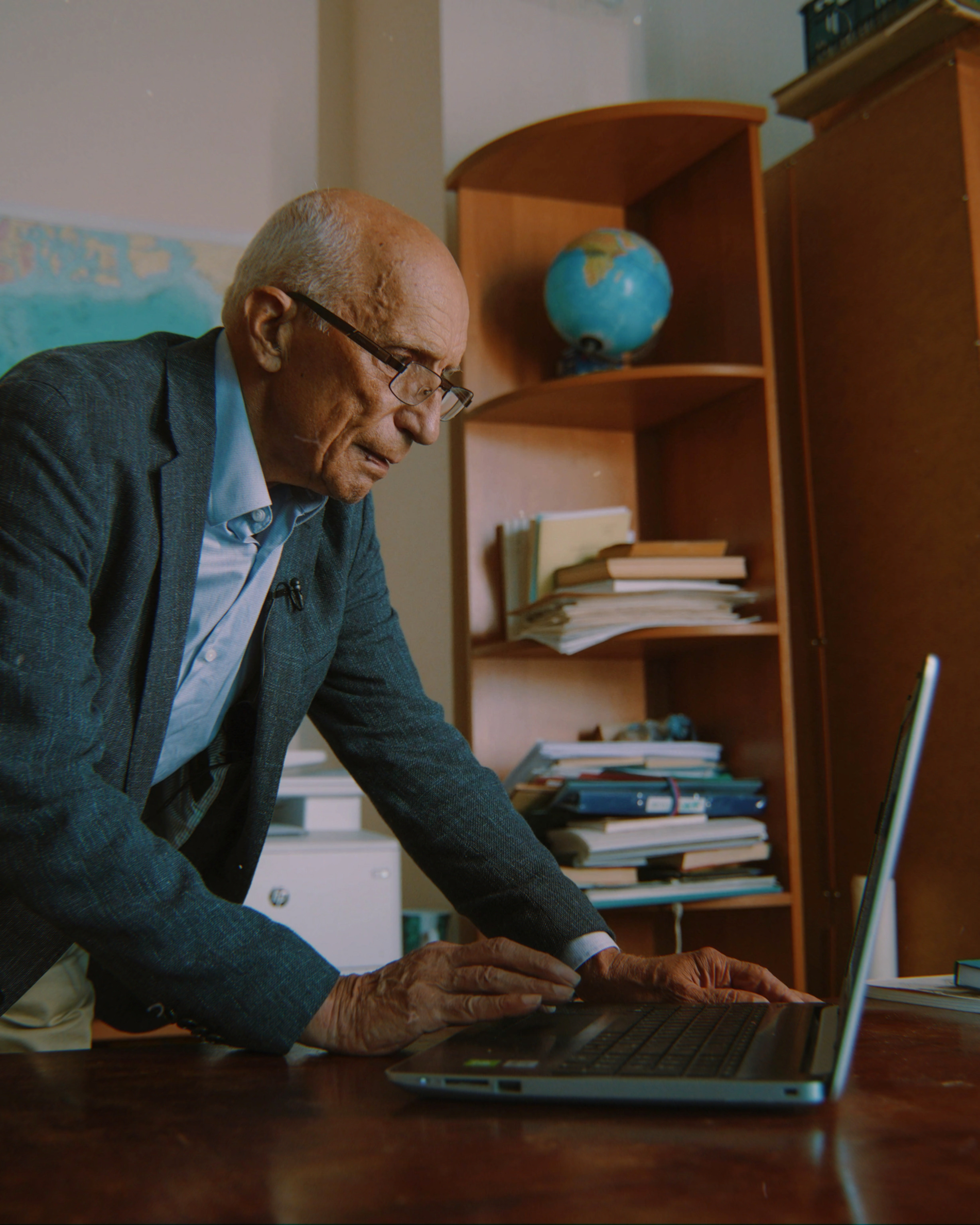 Наука. Стрит-фотография, полная абсурда, идиотизма и красоты