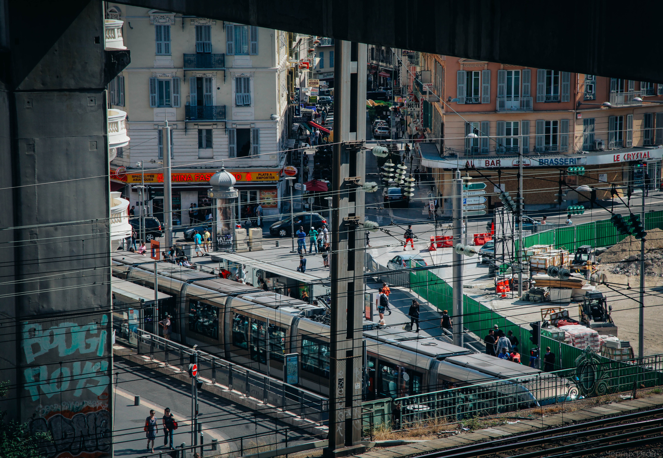 ФРАНЦИЯ. Стрит-фотография, полная абсурда, идиотизма и красоты