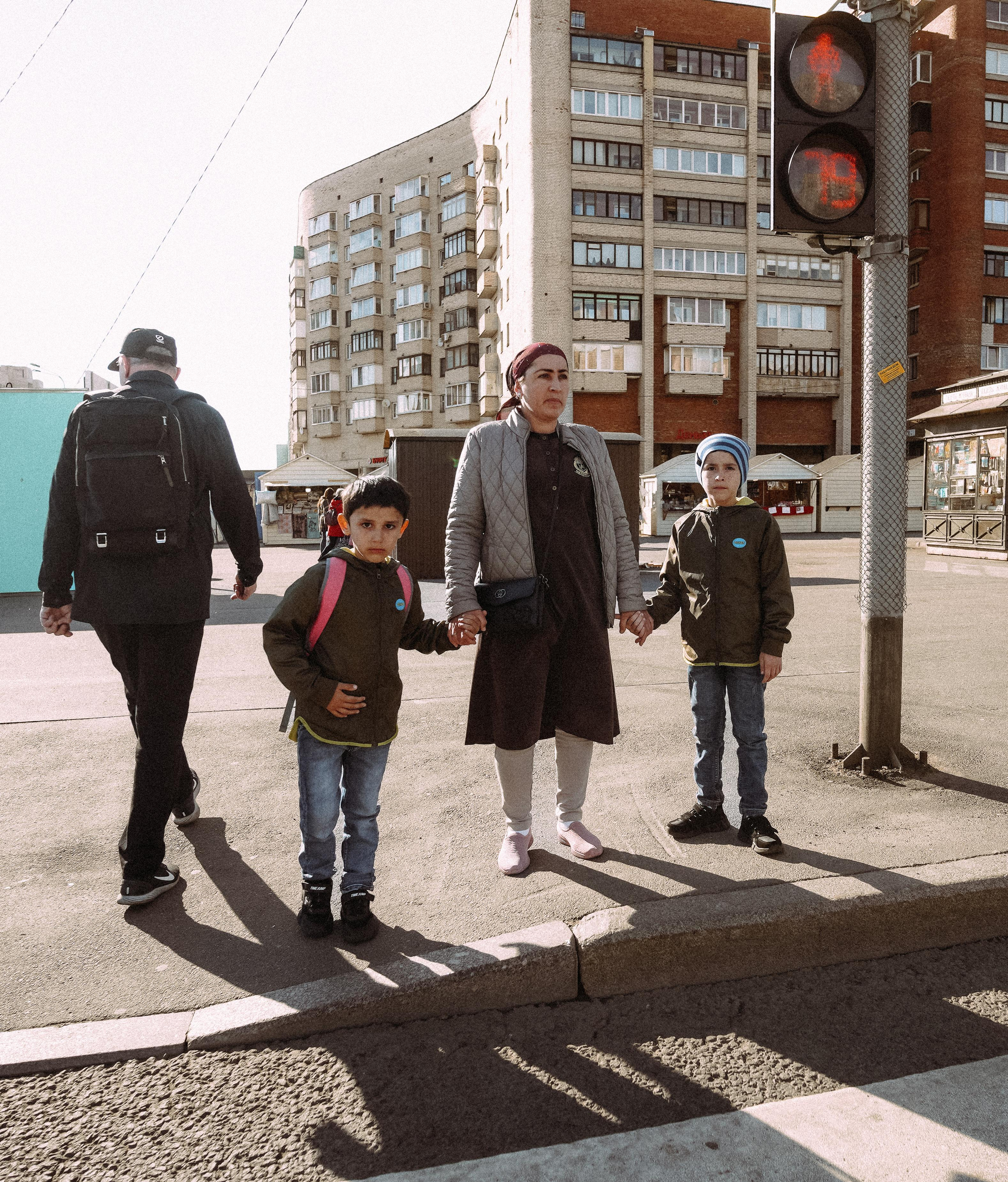 2022. Стрит-фотография, полная абсурда, идиотизма и красоты