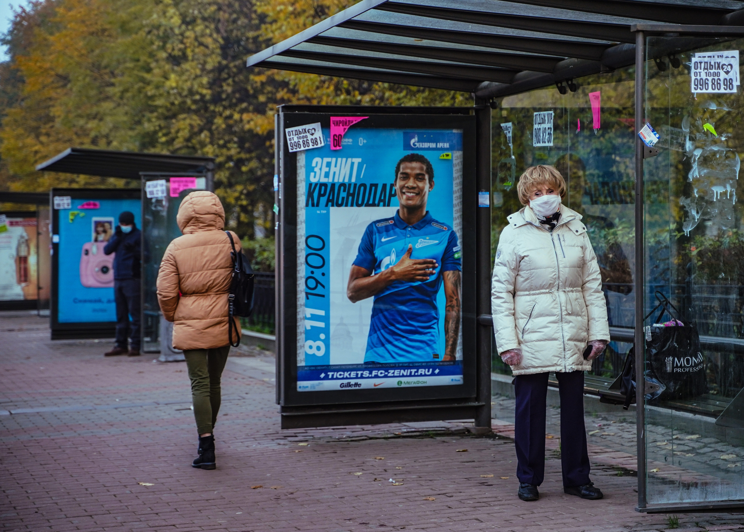 2020. Стрит-фотография, полная абсурда, идиотизма и красоты