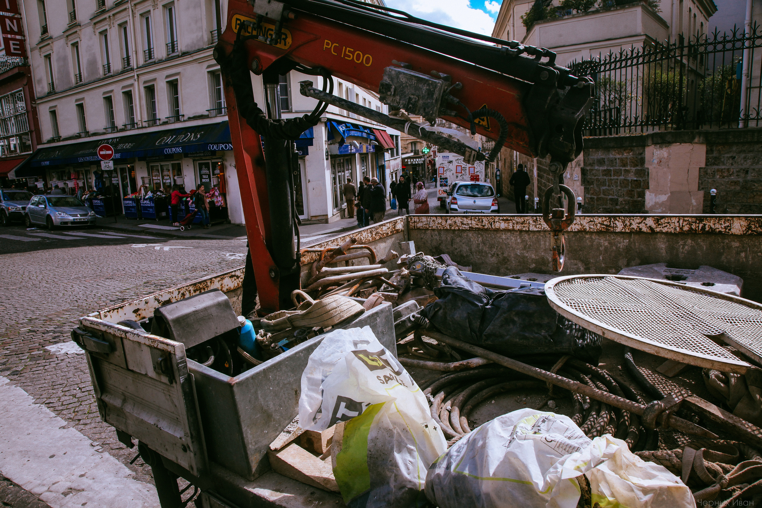 ФРАНЦИЯ. Стрит-фотография, полная абсурда, идиотизма и красоты