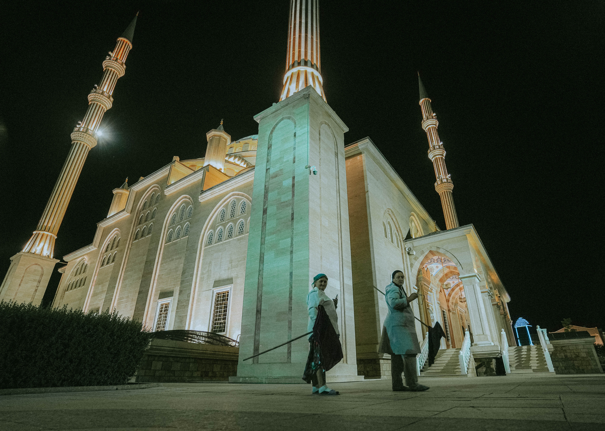 СЕВКАВ. Стрит-фотография, полная абсурда, идиотизма и красоты