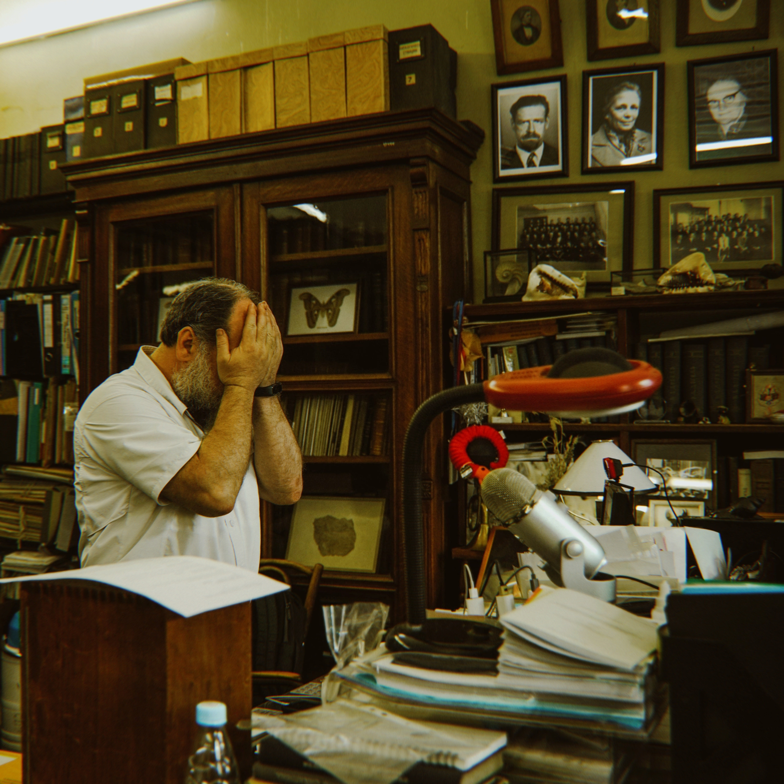 Наука. Стрит-фотография, полная абсурда, идиотизма и красоты