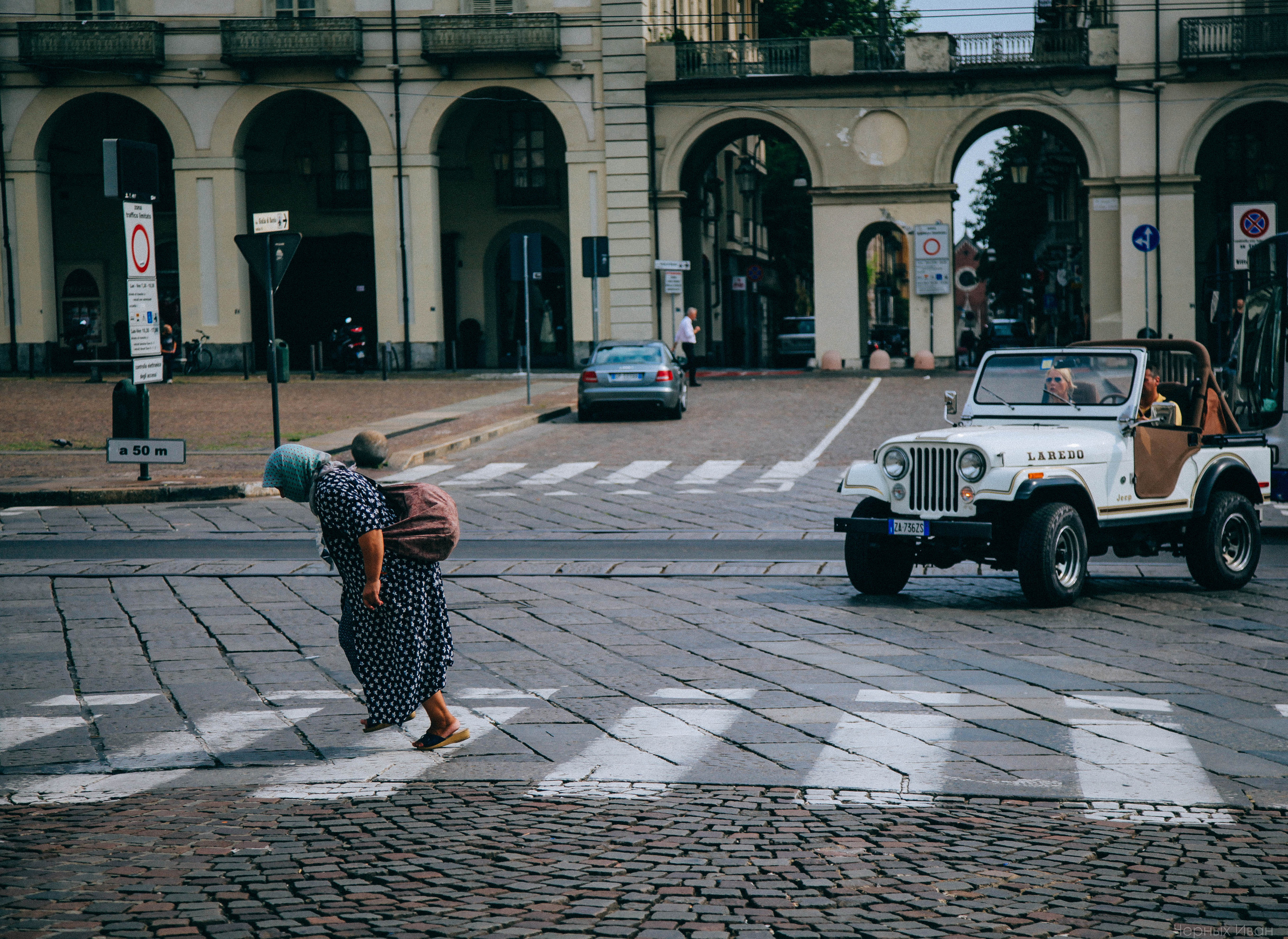 ИТАЛИЯ. Стрит-фотография, полная абсурда, идиотизма и красоты