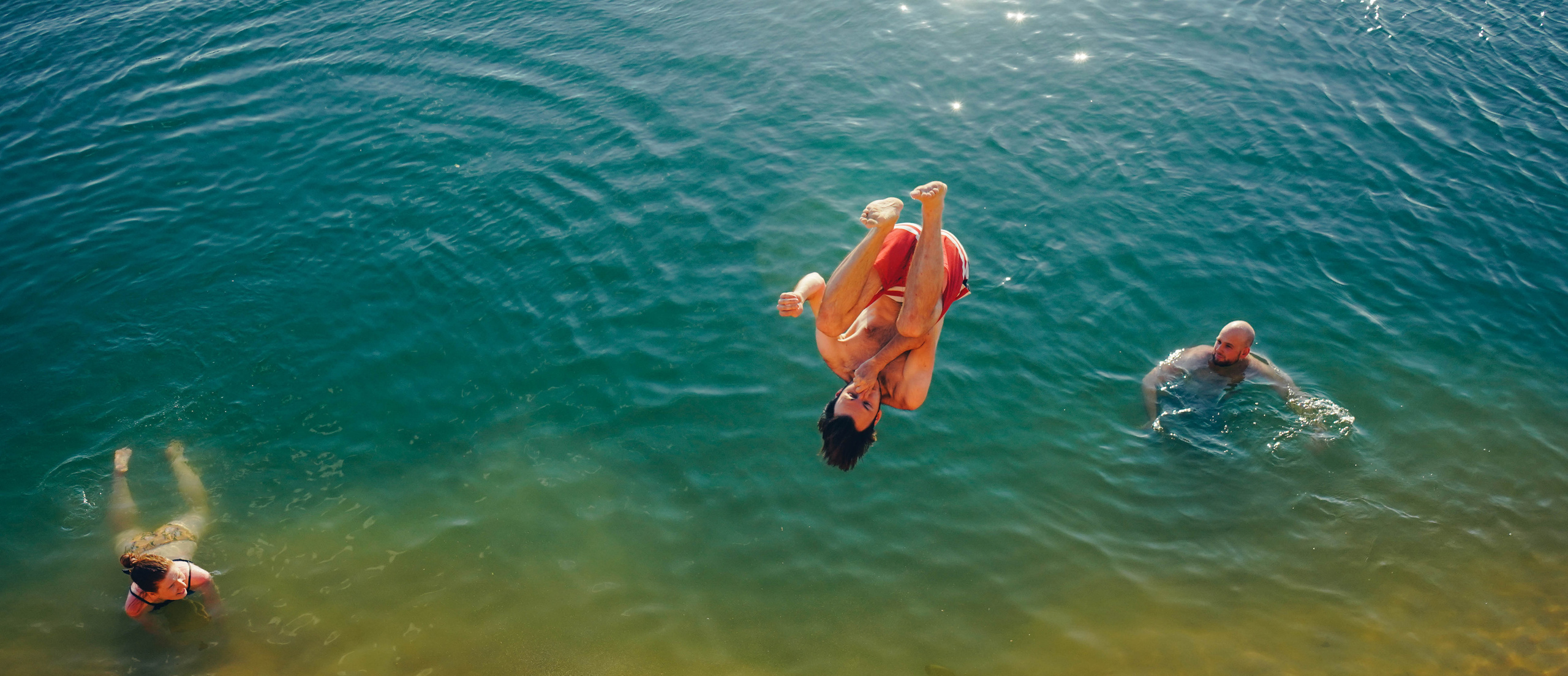 2018. Стрит-фотография, полная абсурда, идиотизма и красоты