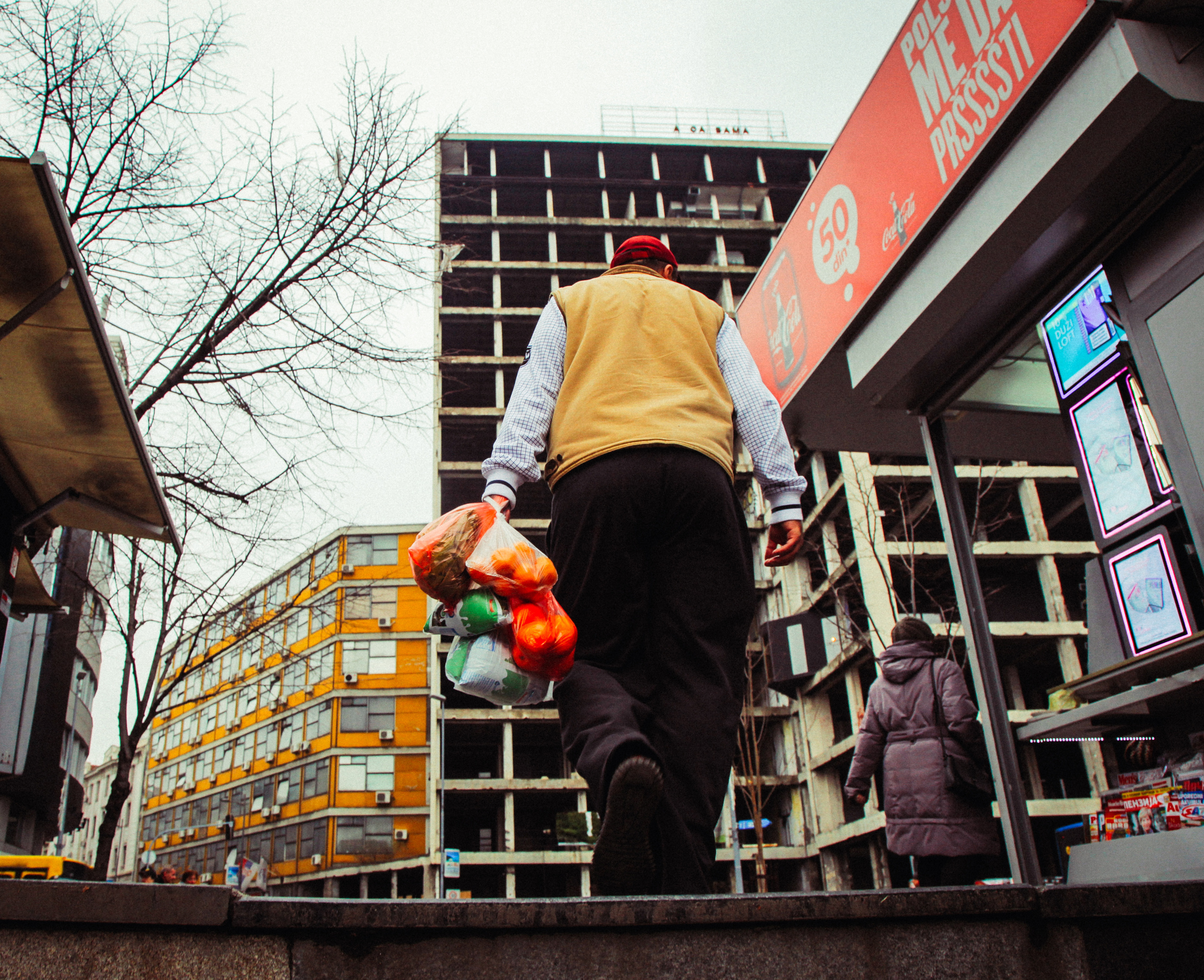 БЕЛГРАД. Стрит-фотография, полная абсурда, идиотизма и красоты