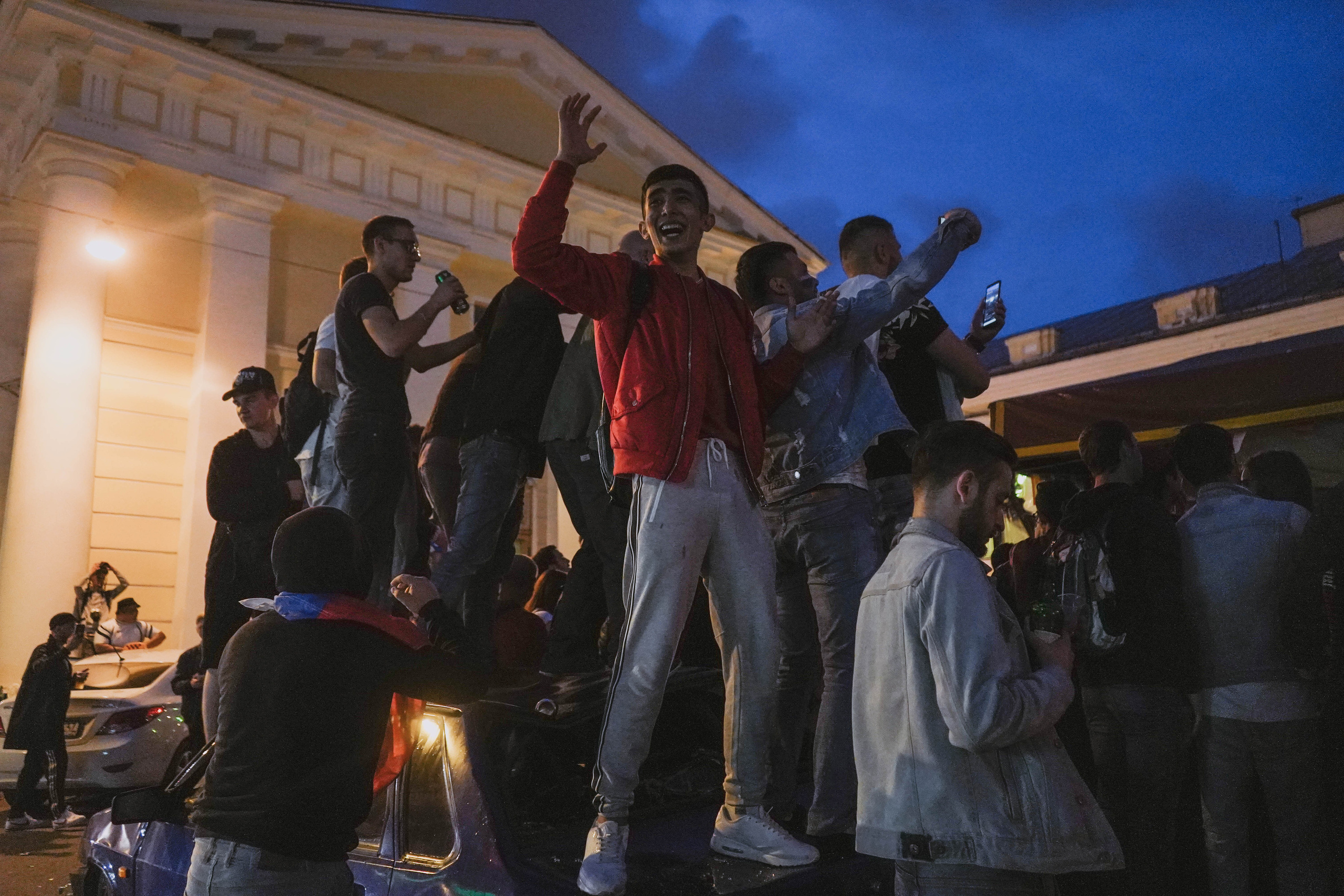 2018. Стрит-фотография, полная абсурда, идиотизма и красоты