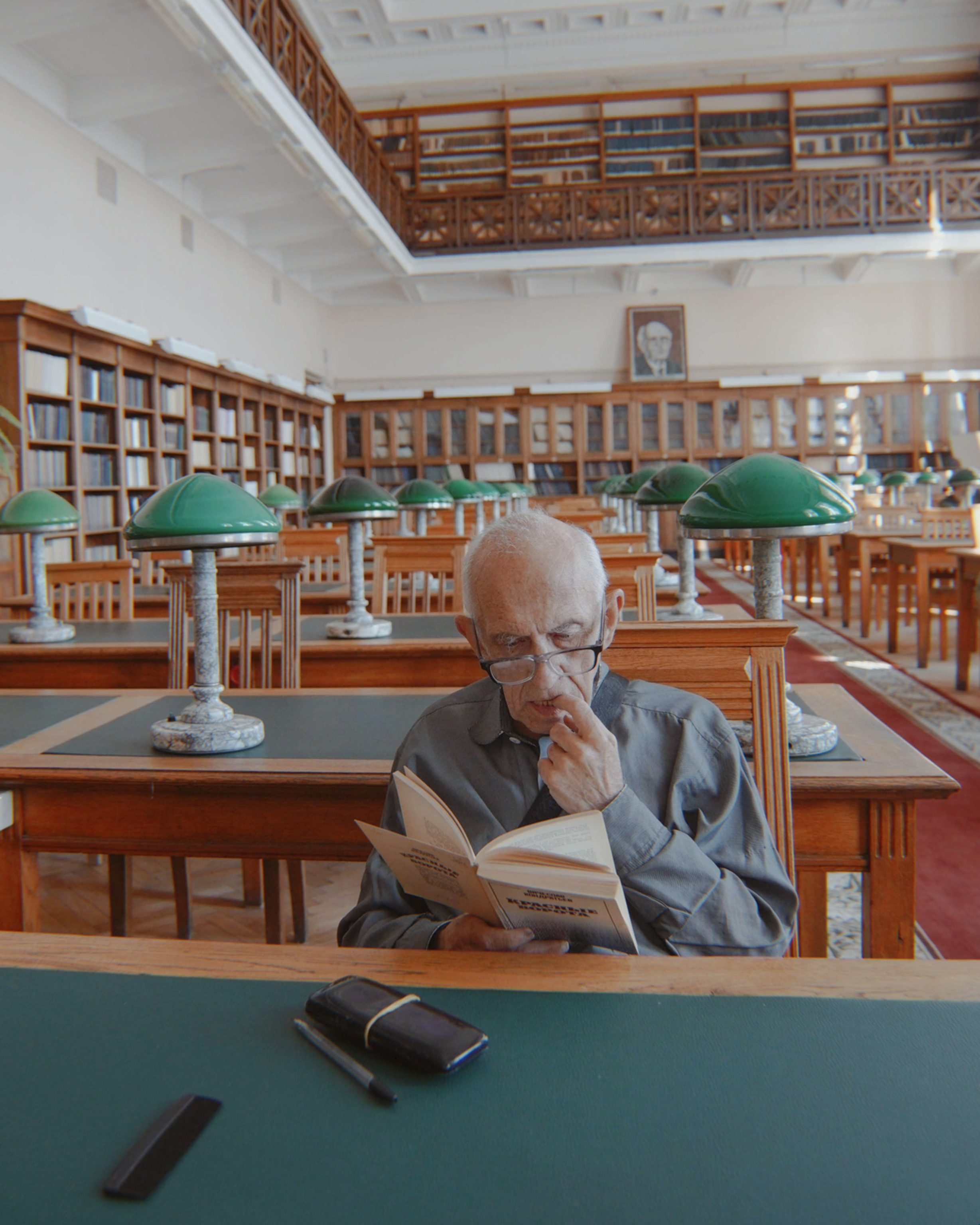 Наука. Стрит-фотография, полная абсурда, идиотизма и красоты