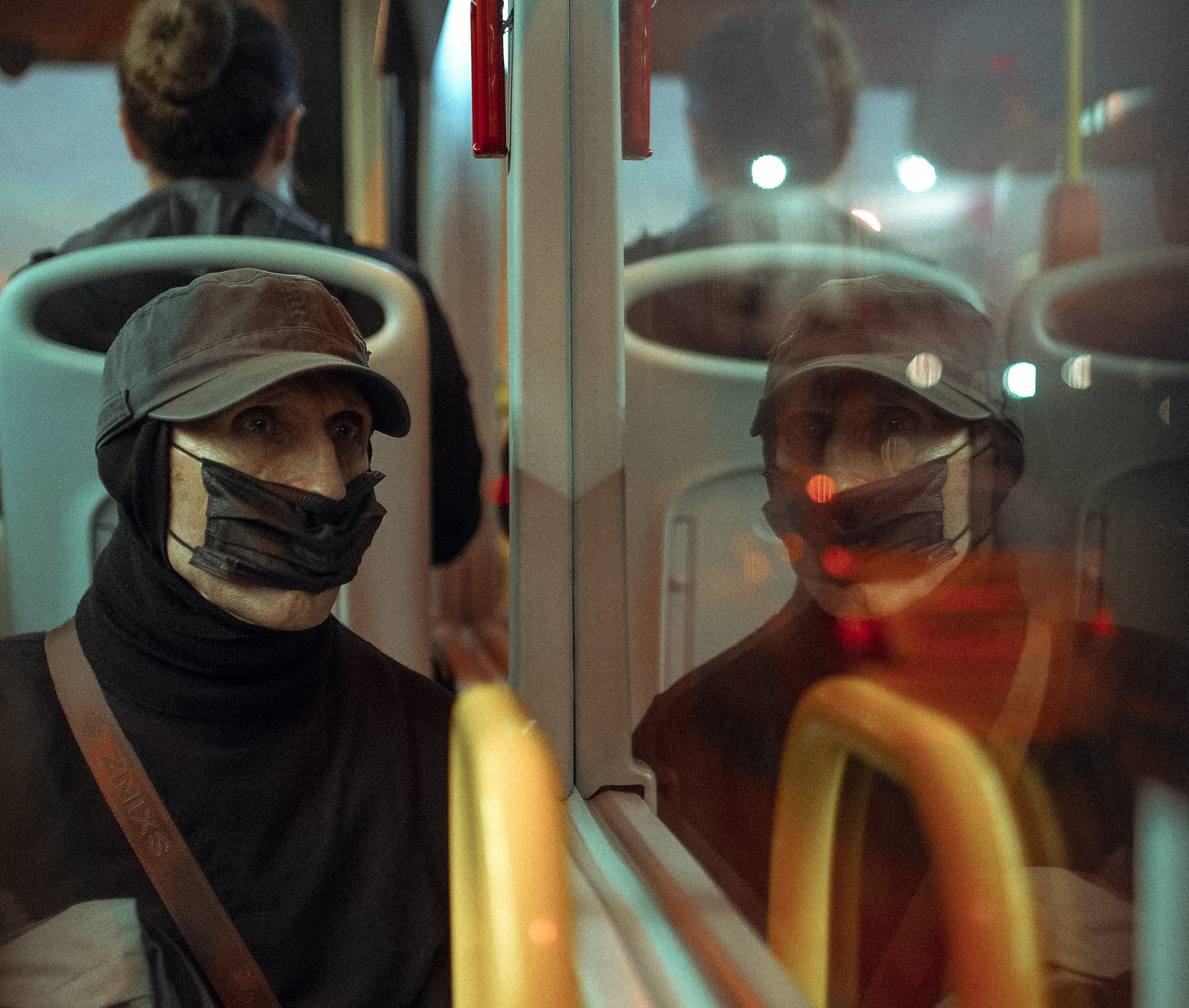 2021. Стрит-фотография, полная абсурда, идиотизма и красоты