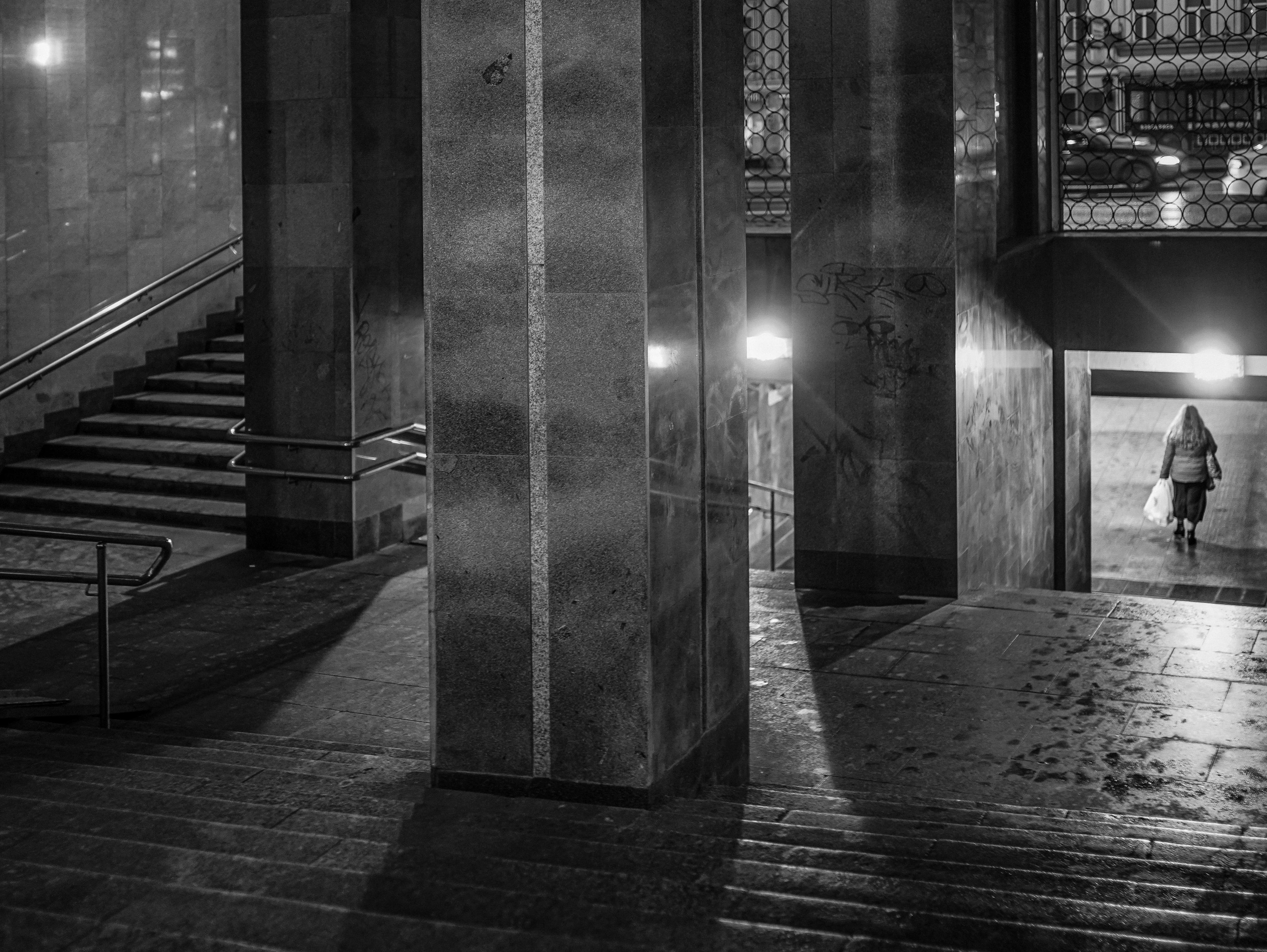 2021. Стрит-фотография, полная абсурда, идиотизма и красоты