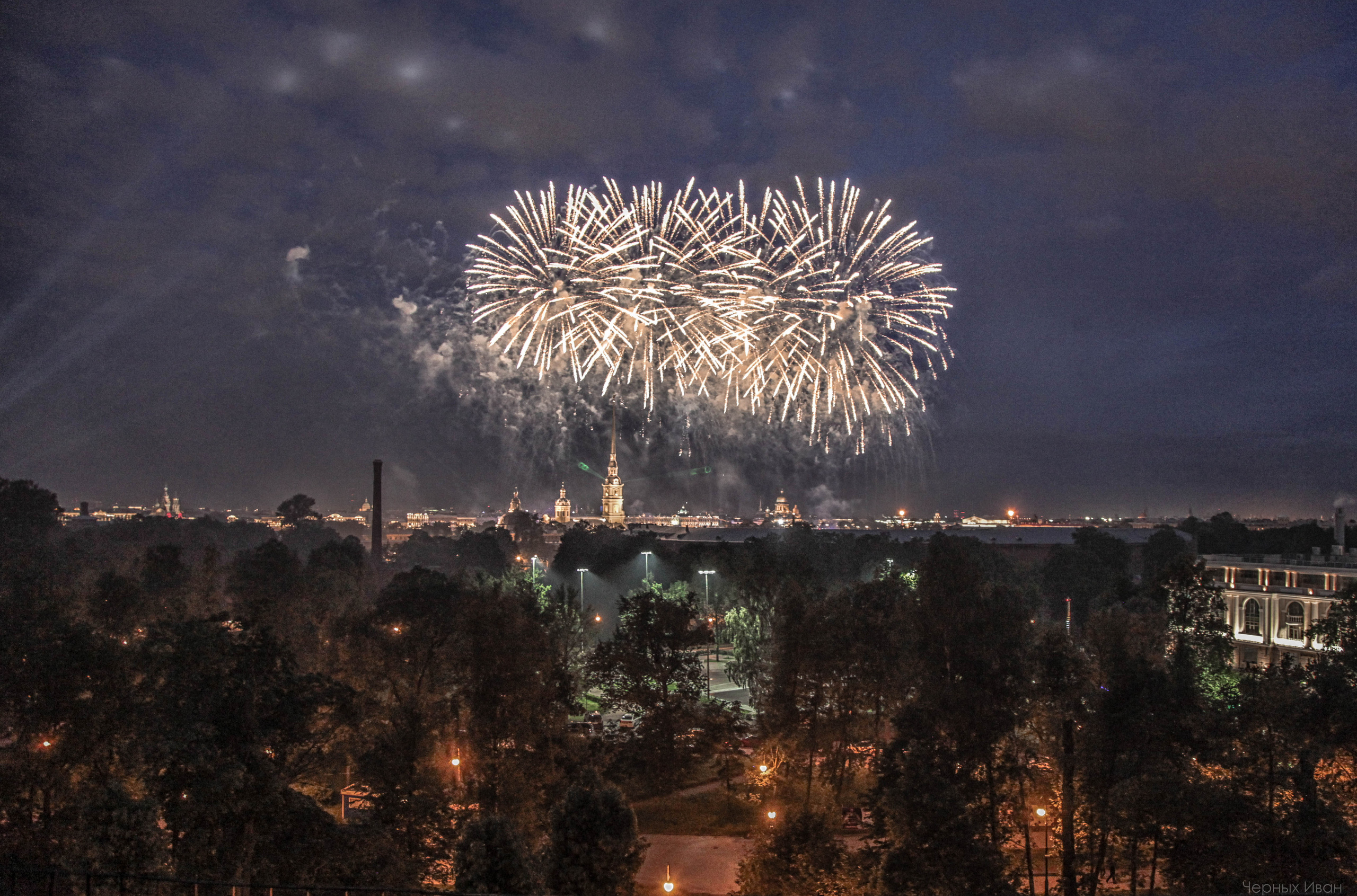 2014. Стрит-фотография, полная абсурда, идиотизма и красоты