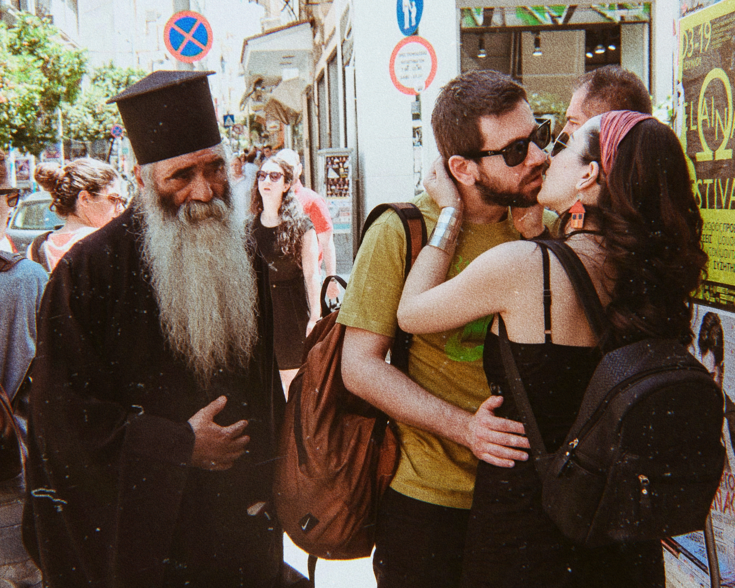 Божественные компромиссы. Стрит-фотография, полная абсурда, идиотизма и красоты