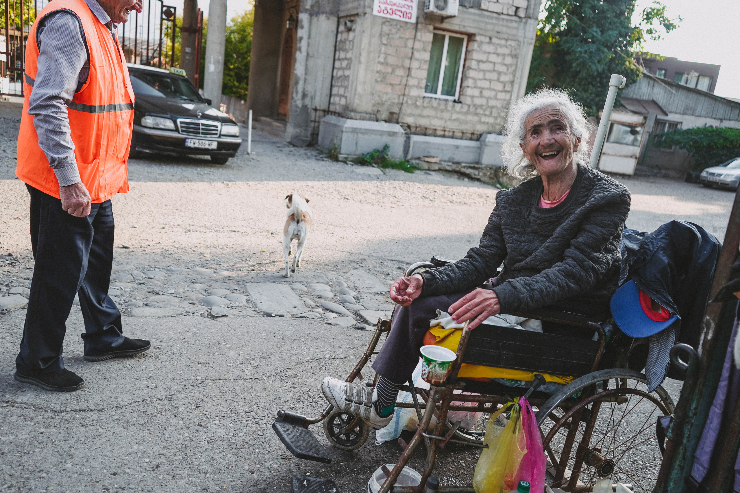 ГРУЗИЯ. Стрит-фотография, полная абсурда, идиотизма и красоты