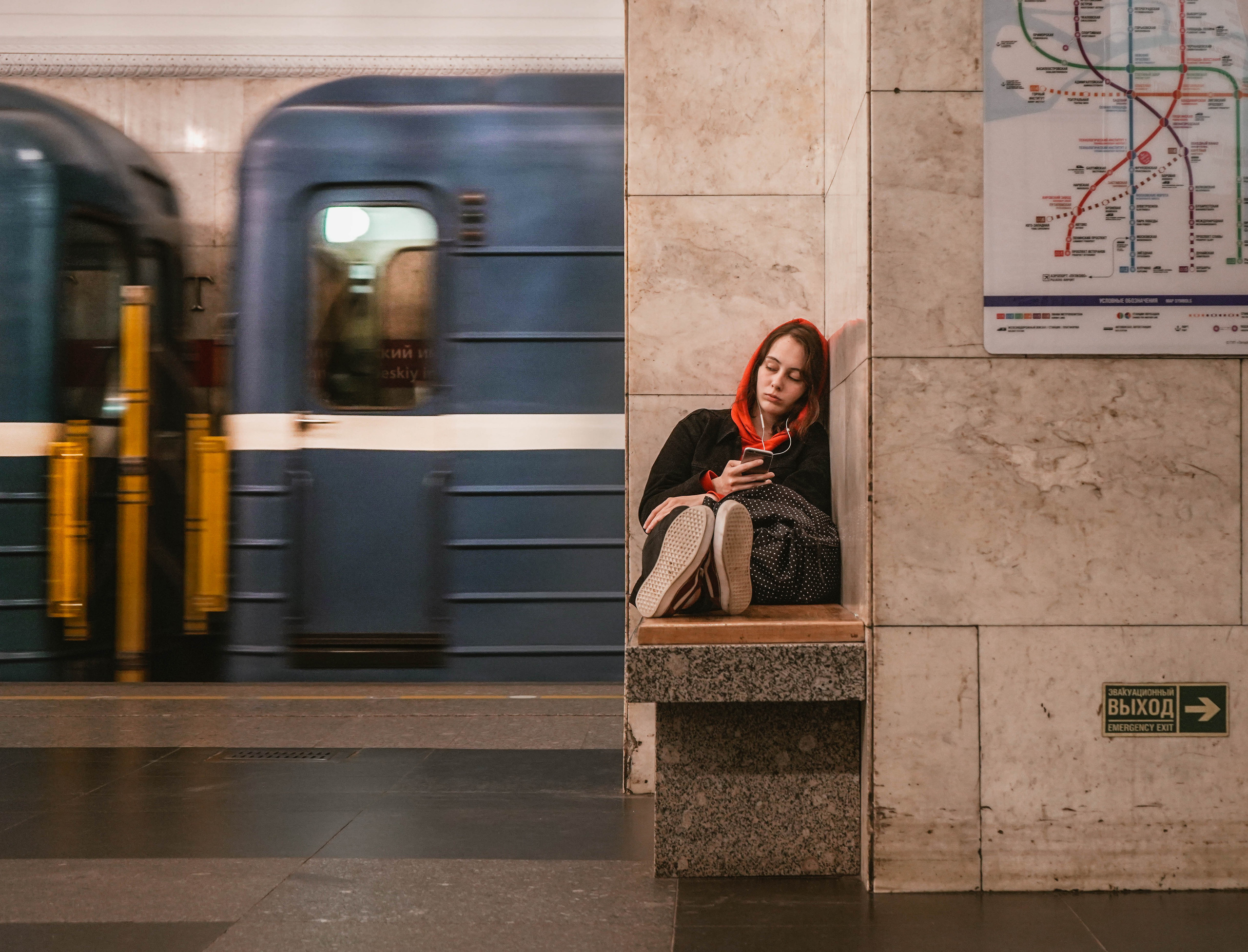 2018. Стрит-фотография, полная абсурда, идиотизма и красоты