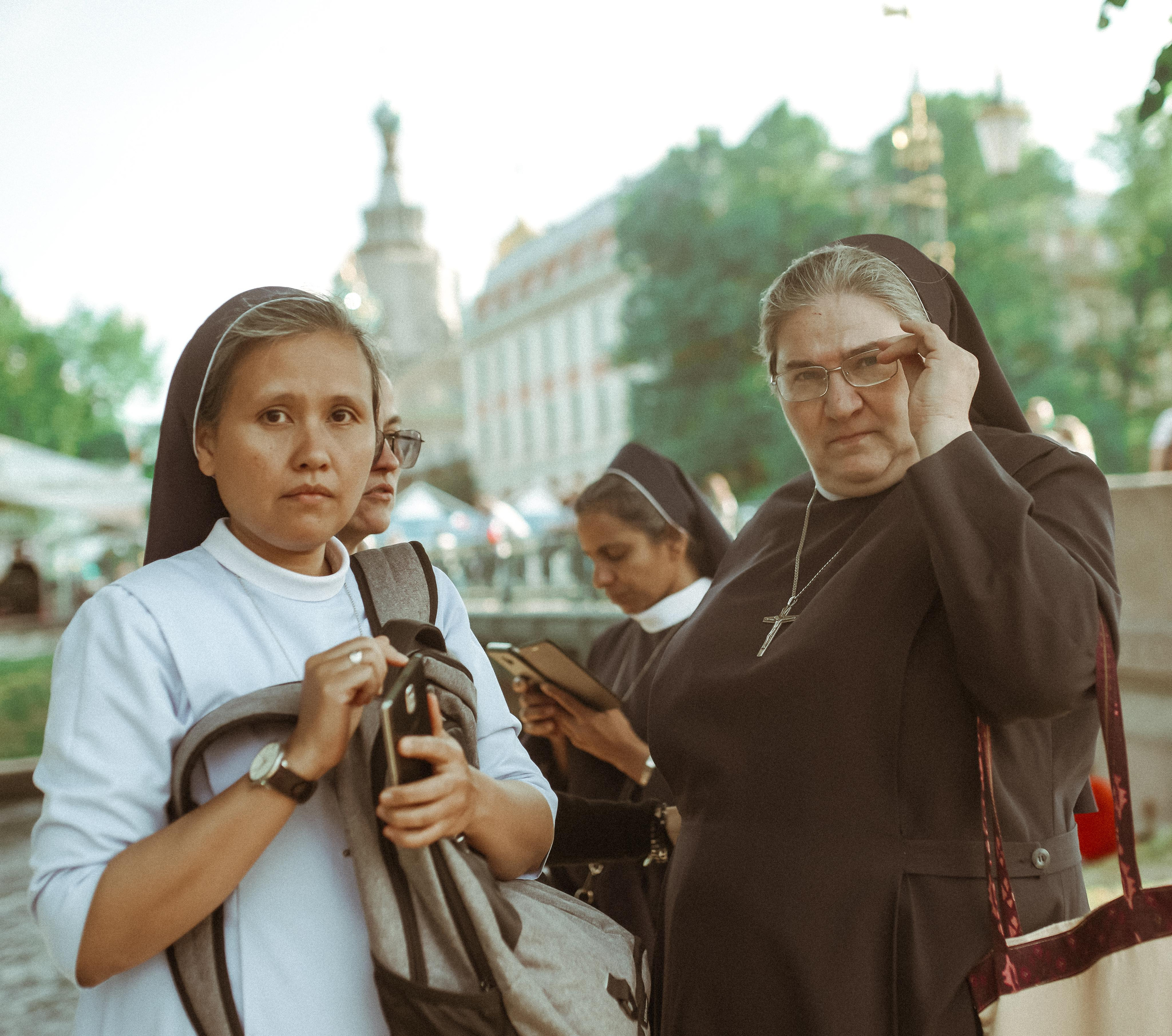 2021. Стрит-фотография, полная абсурда, идиотизма и красоты