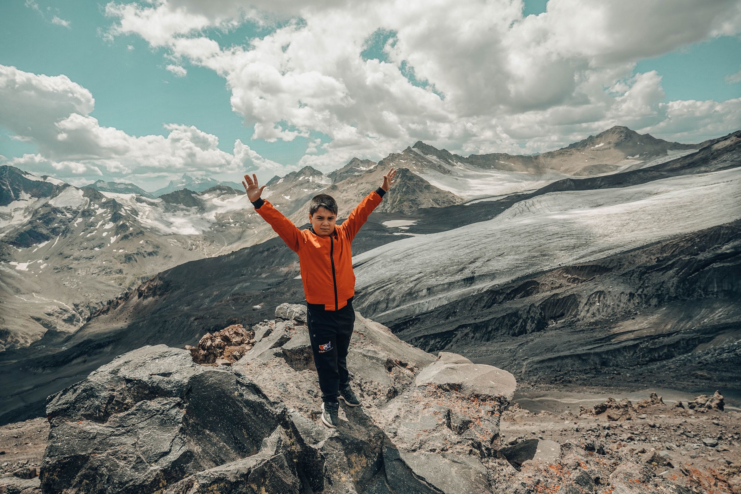 СЕВКАВ. Стрит-фотография, полная абсурда, идиотизма и красоты
